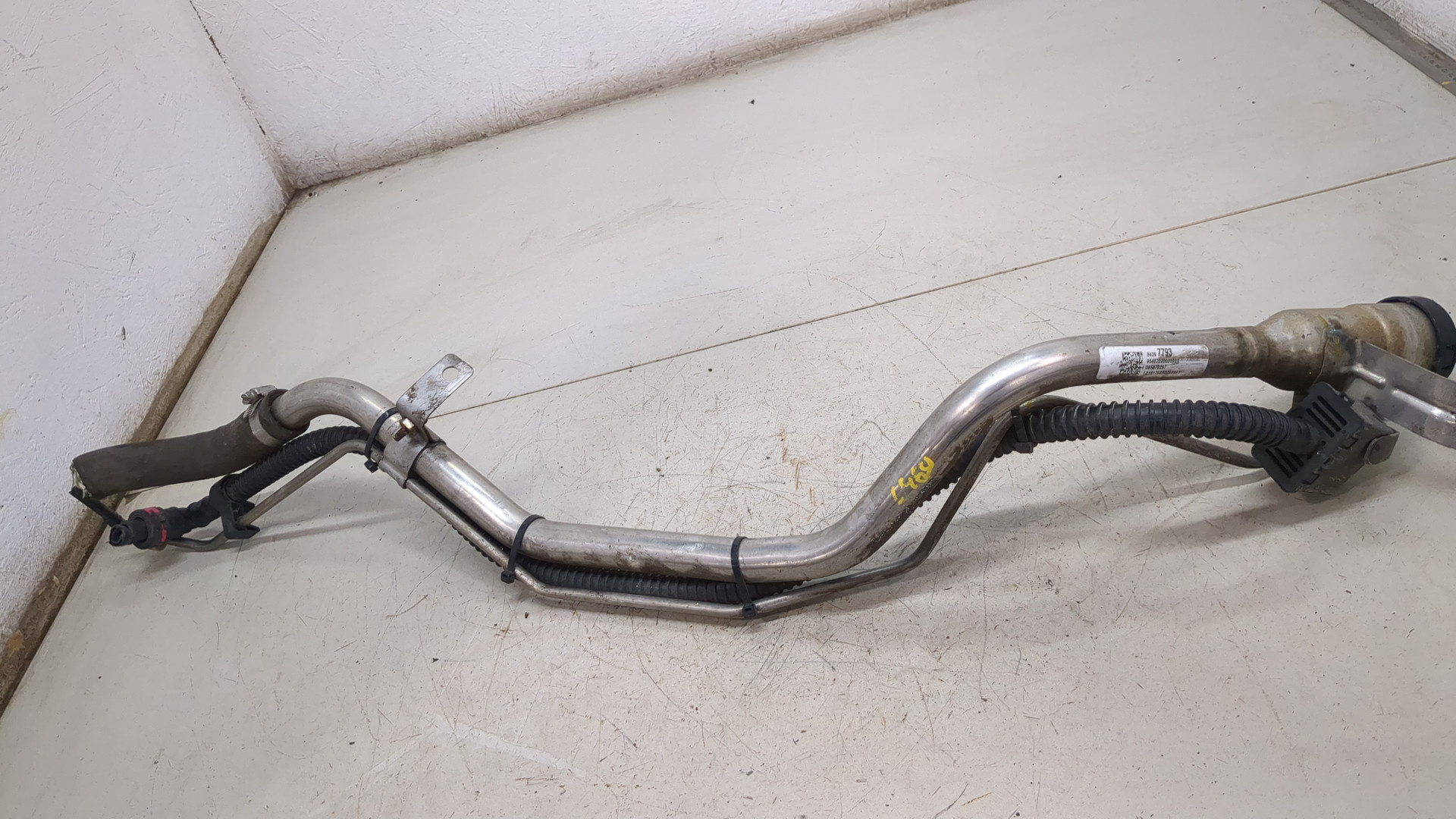 Горловина топливного бака