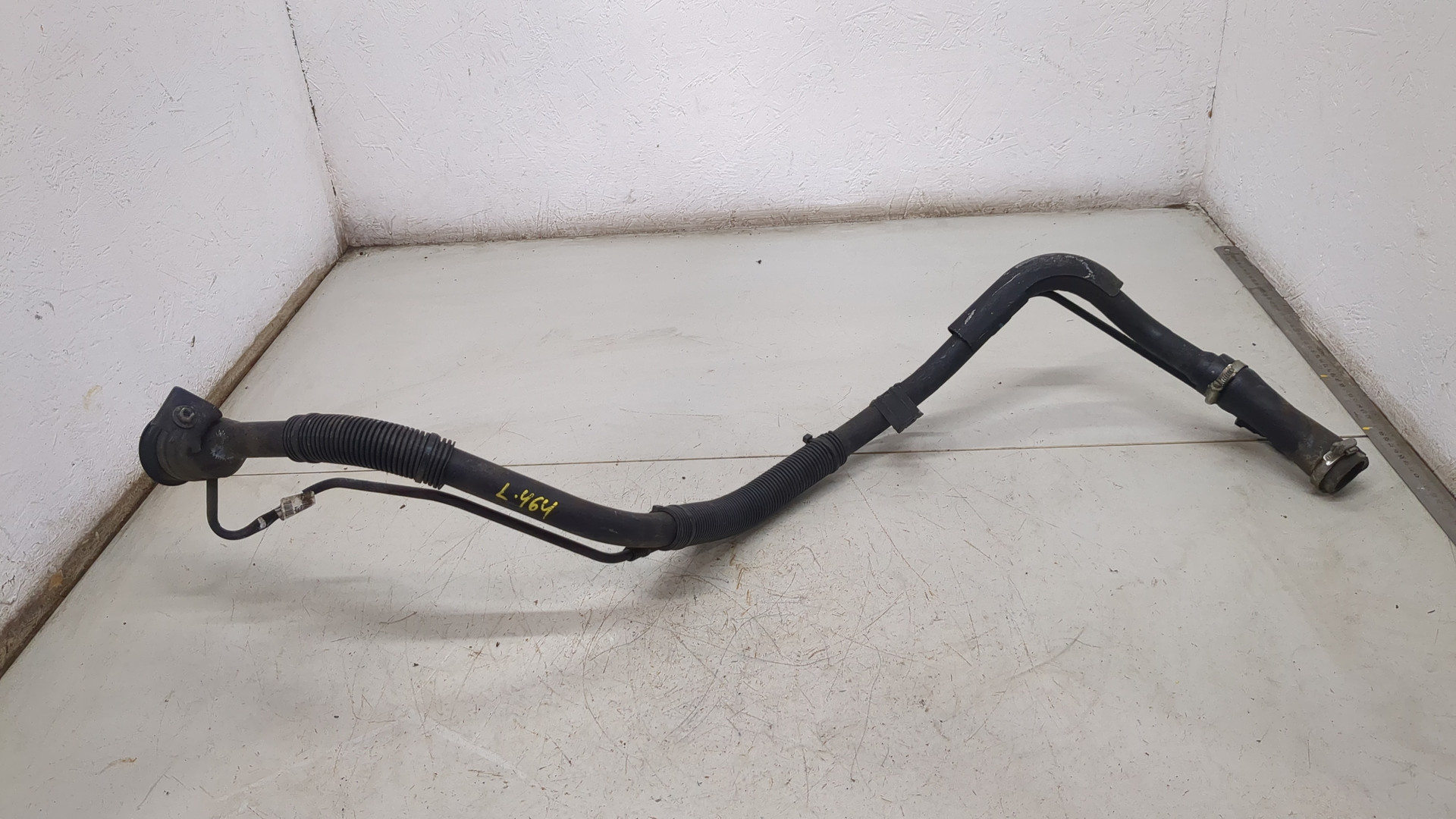 Горловина топливного бака