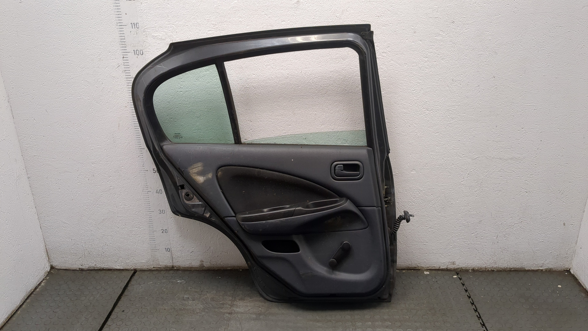 Дверь задняя левая