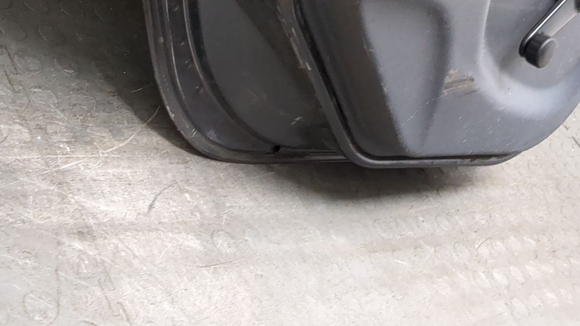 Дверь задняя левая