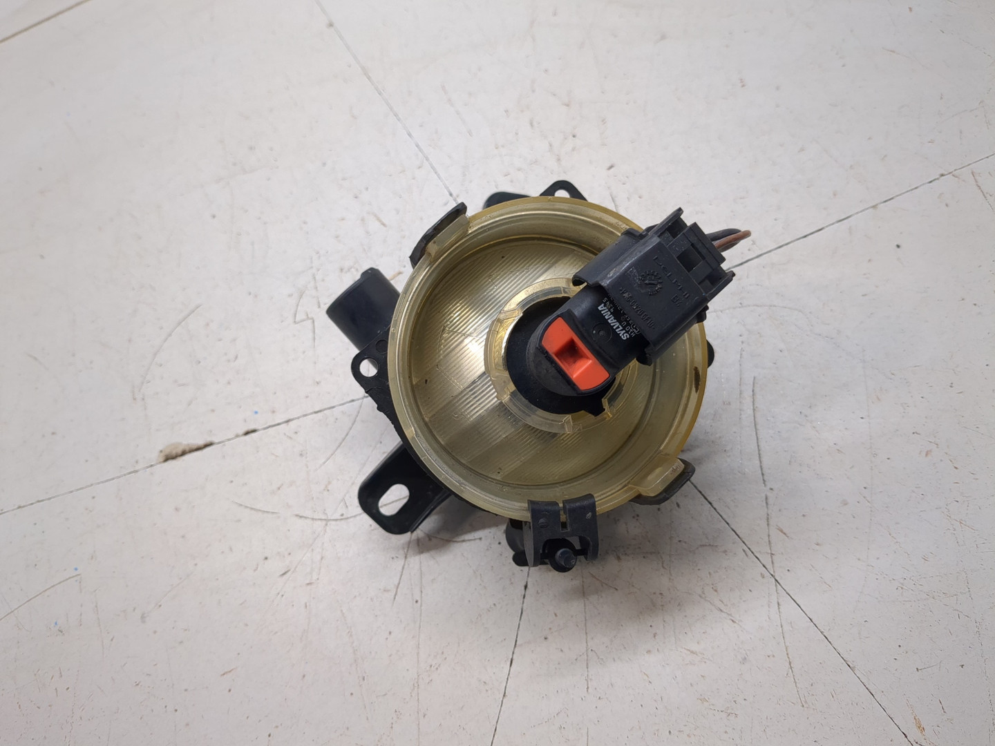 Фара противотуманная левая