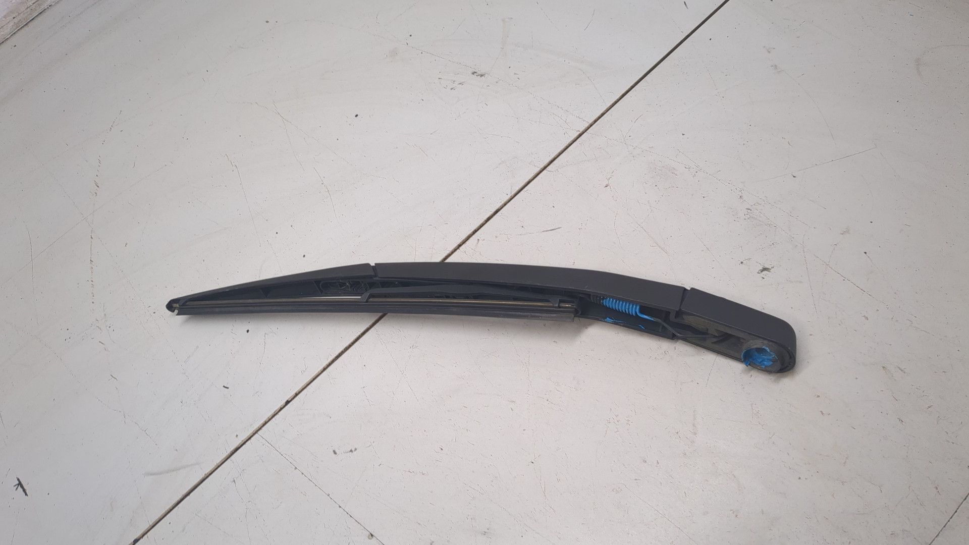 Поводок стеклоочистителя заднего