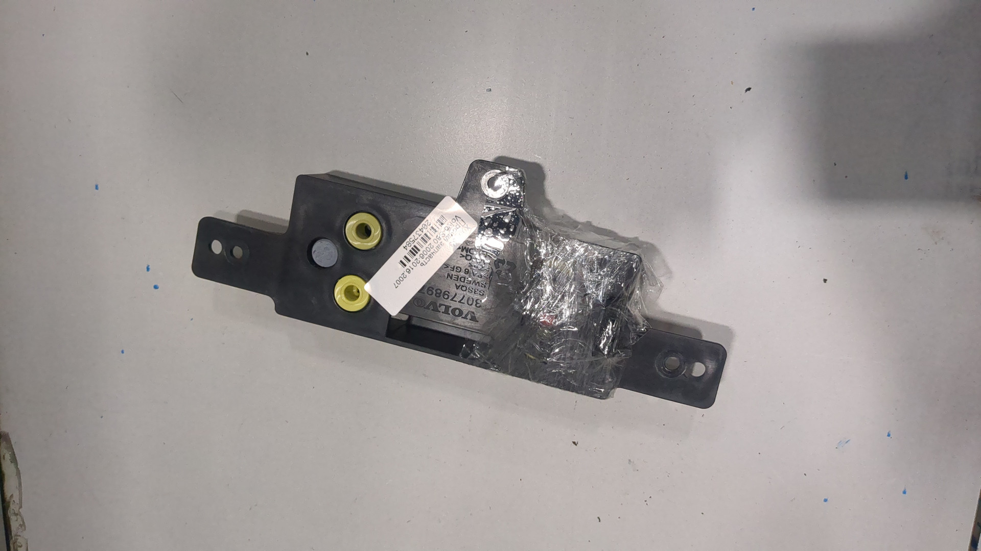 Кронштейн крышки багажника