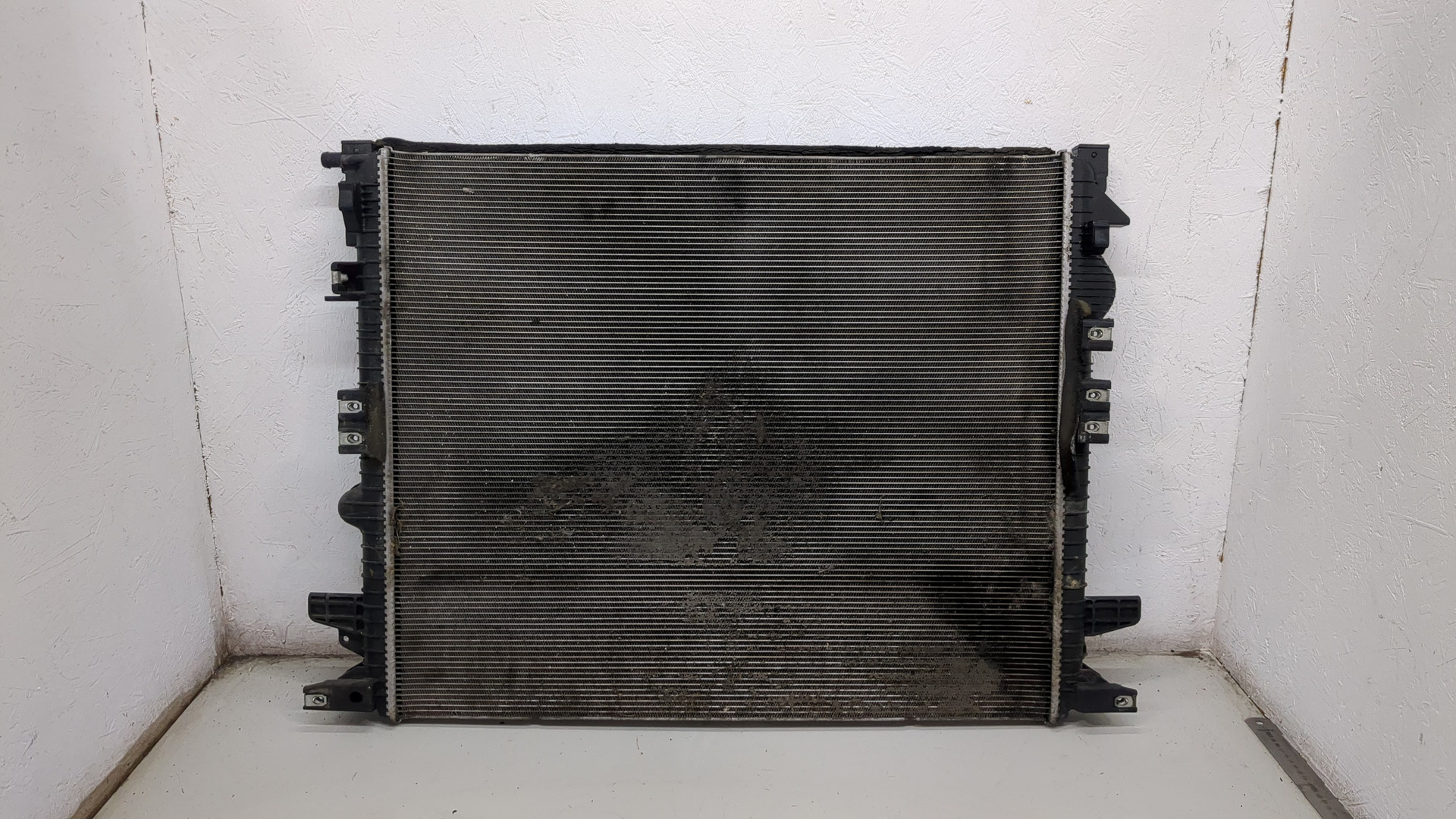 Радиатор охлаждения двигателя основной