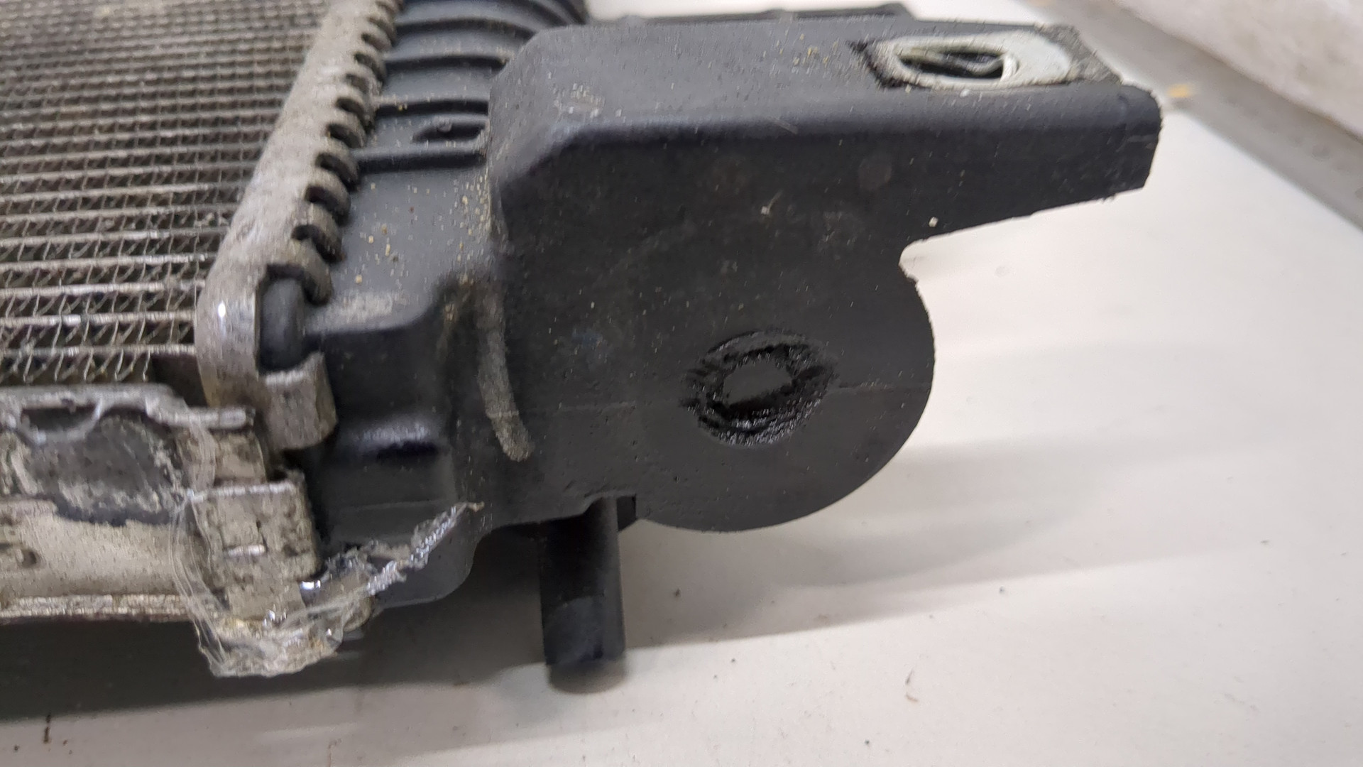 Радиатор охлаждения двигателя основной