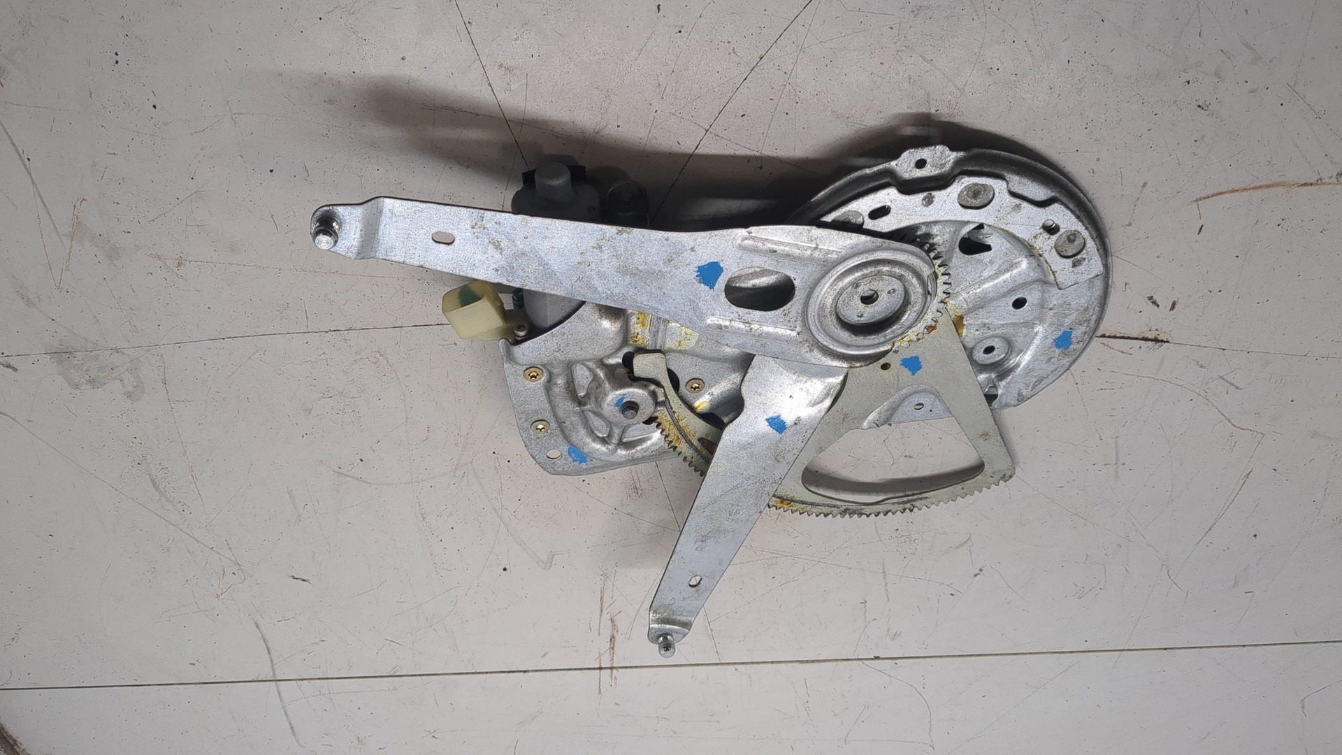 Стеклоподъемник электр. передний правый