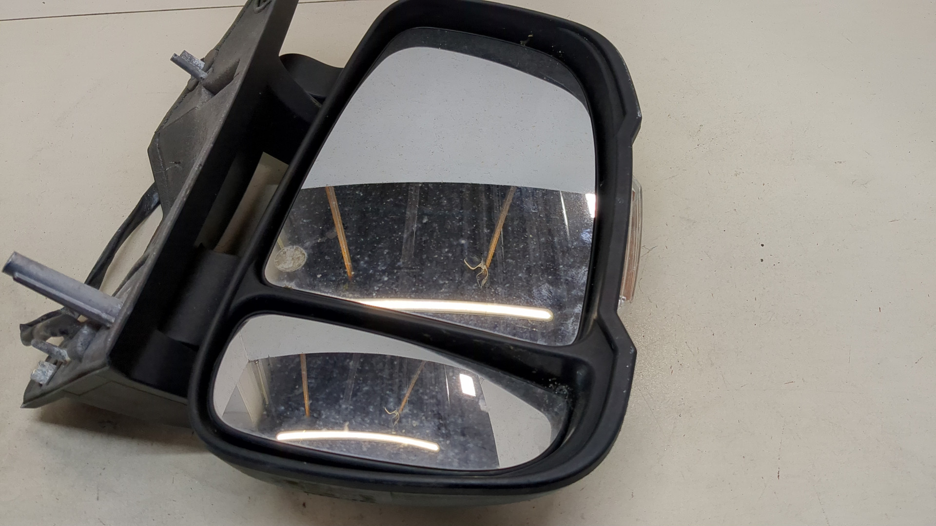 Зеркало правое электрическое