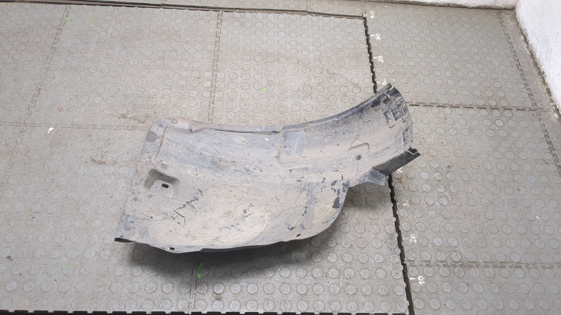 Локер передний правый