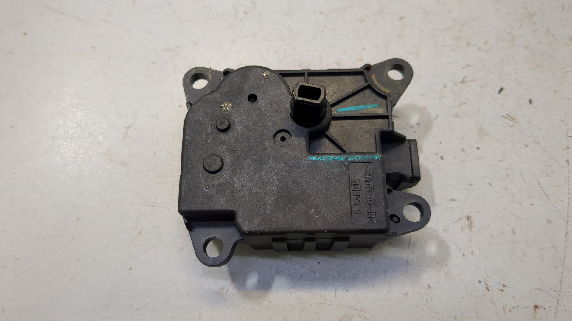 Моторчик заслонки печки