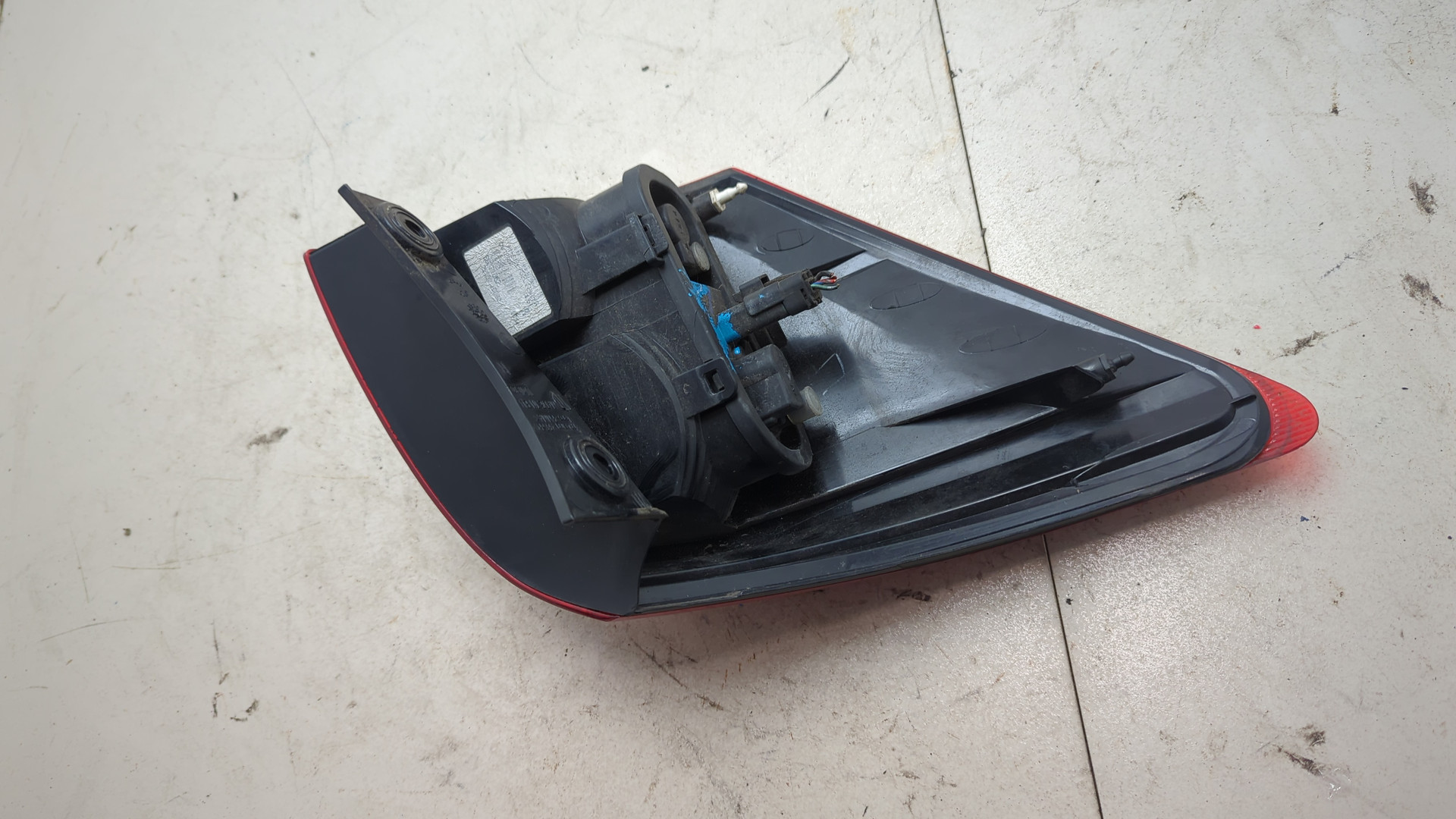 Фонарь задний правый