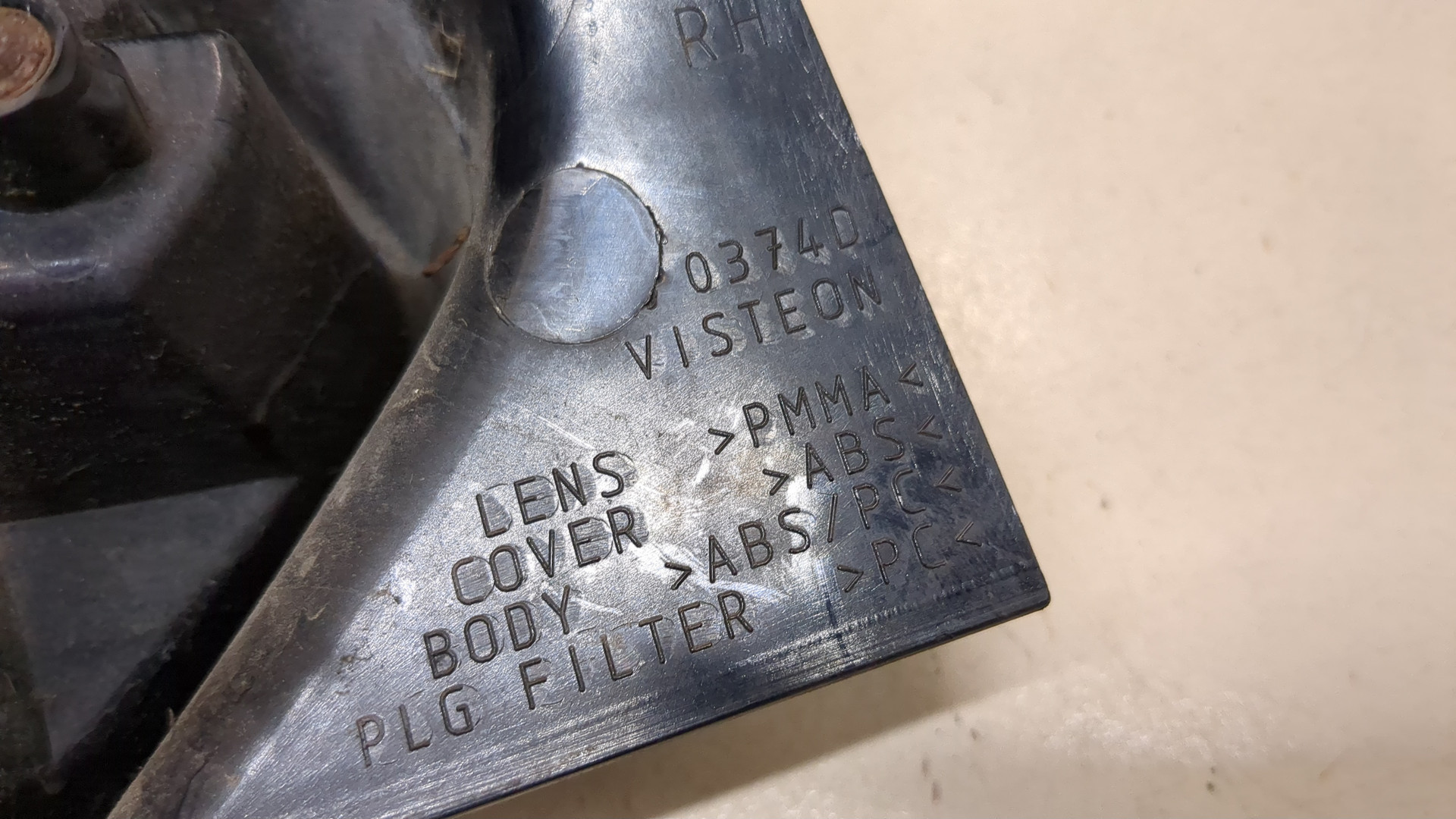 Фонарь задний правый