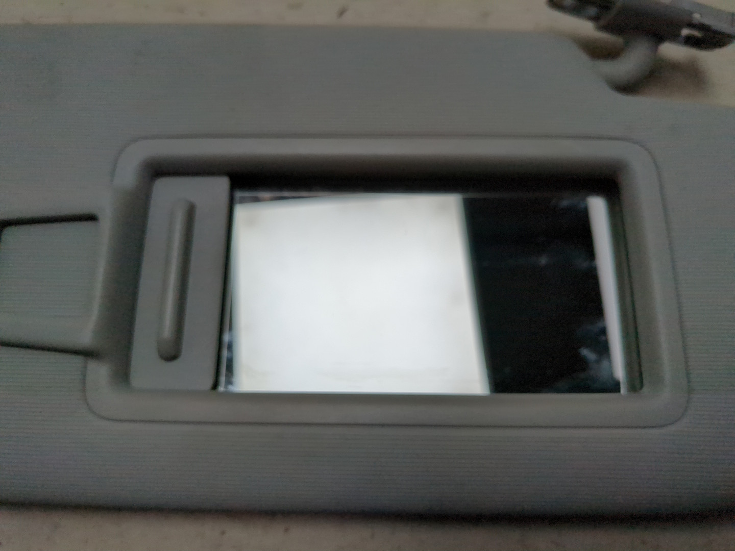 Козырек солнцезащитный