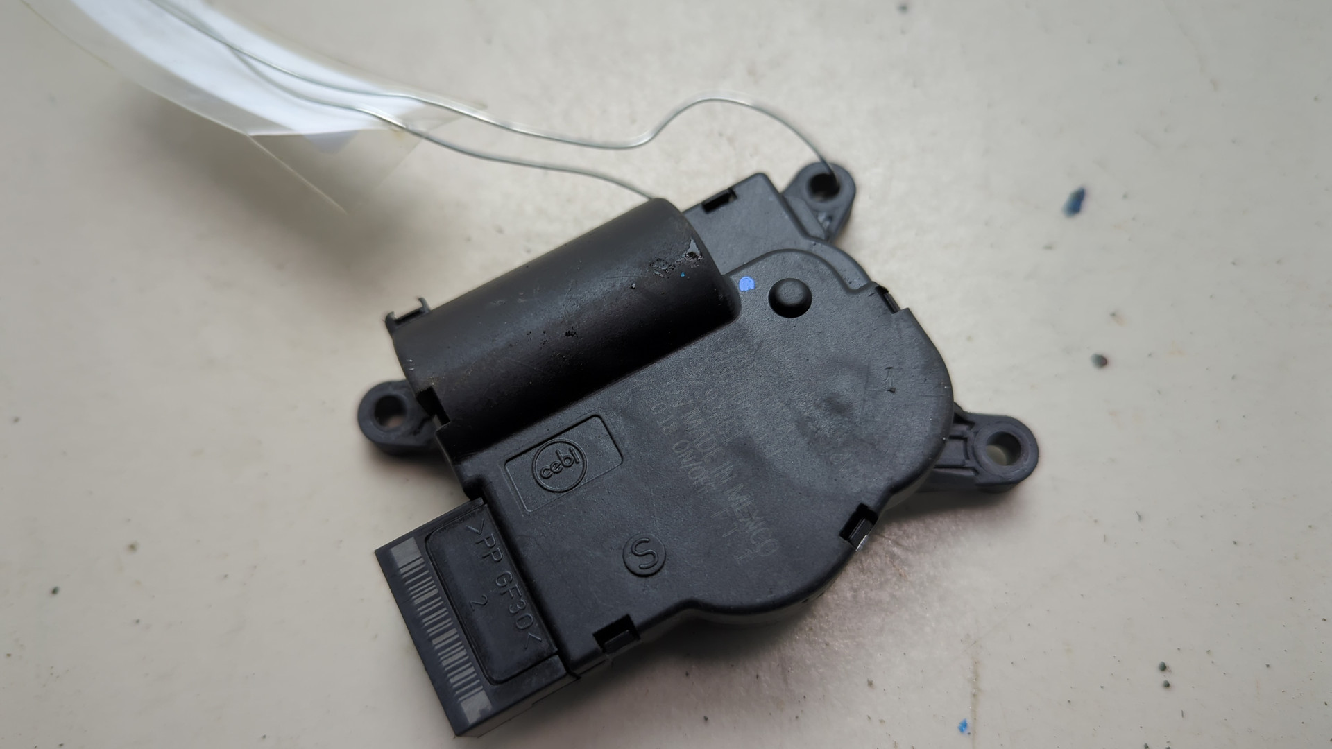 Моторчик заслонки печки