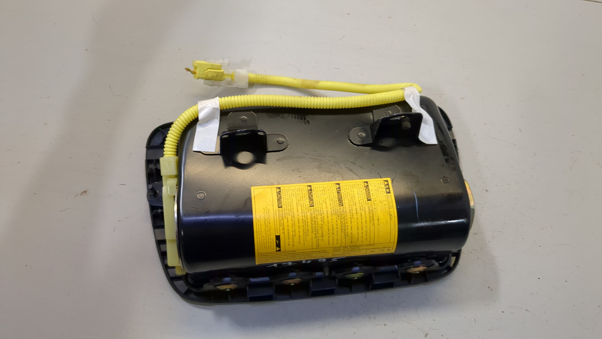 Подушка безопасности пассажирская (в торпедо)