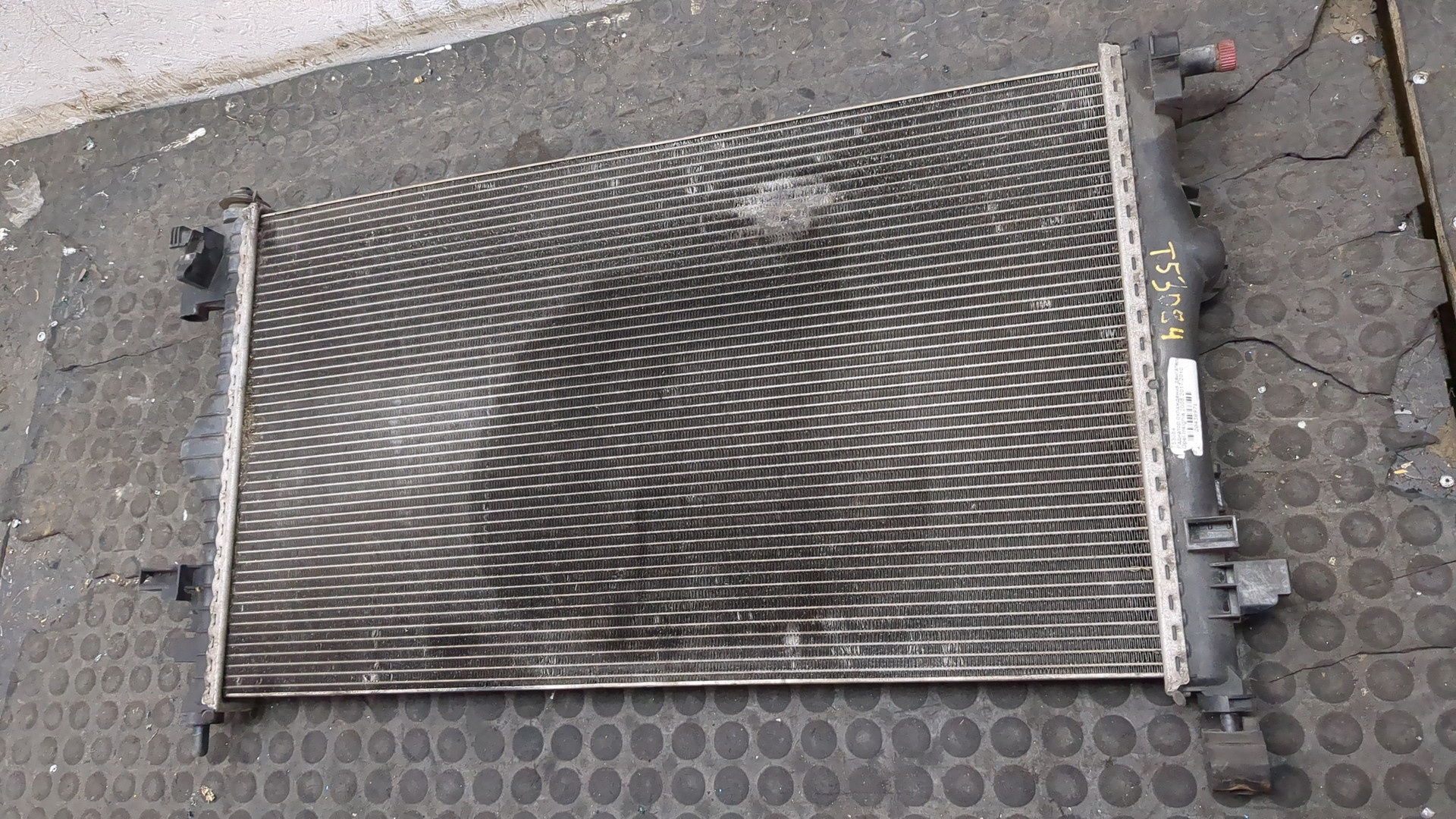 Радиатор охлаждения двигателя основной