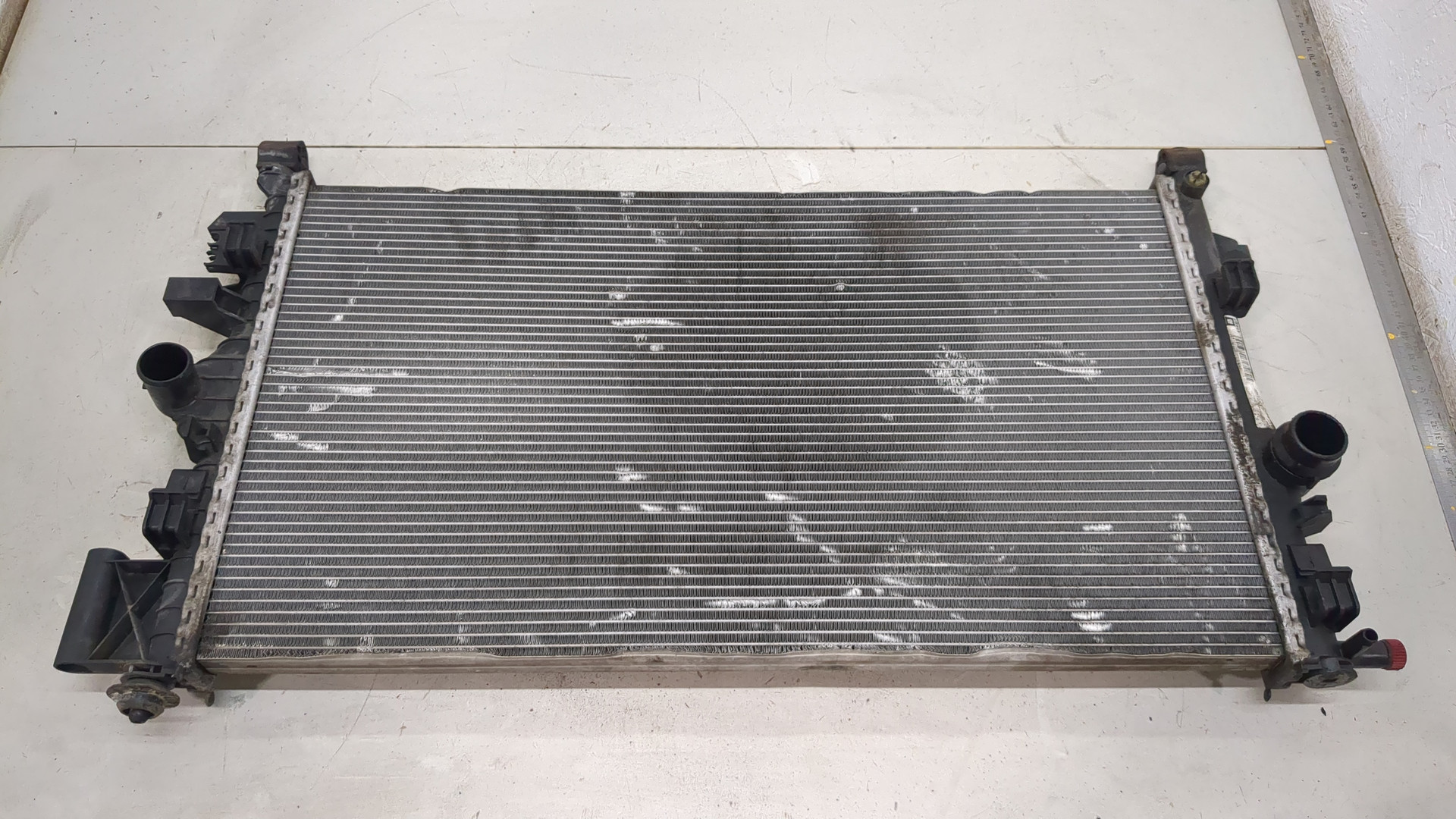 Радиатор охлаждения двигателя основной