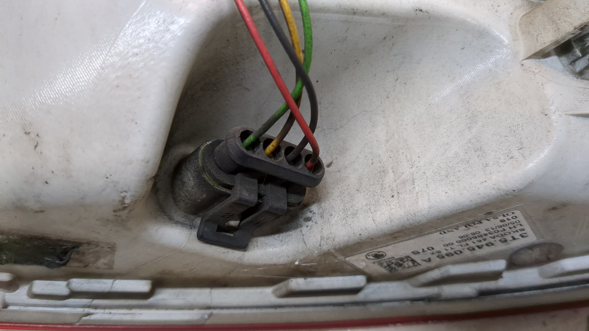 Фонарь задний левый