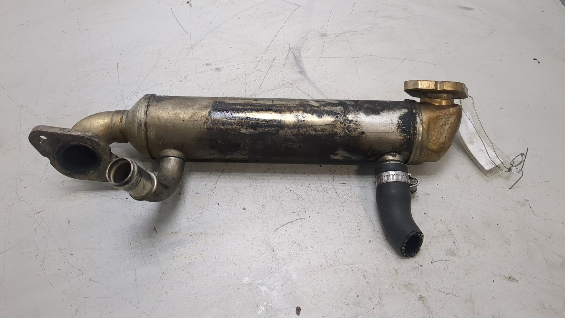 Тройник вентиляции картерных газов