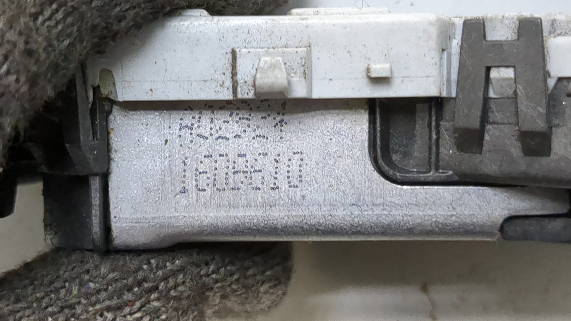 Замок двери передней правой