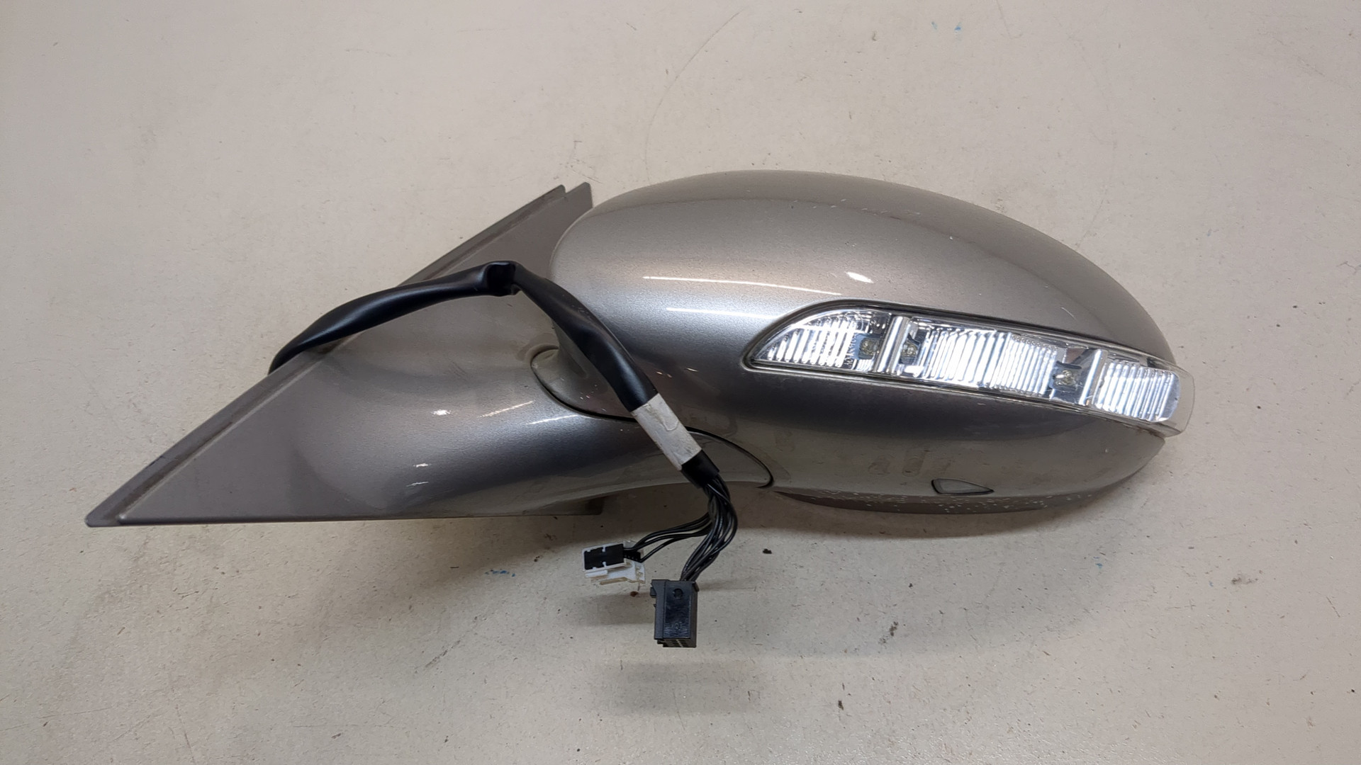 Зеркало левое электрическое