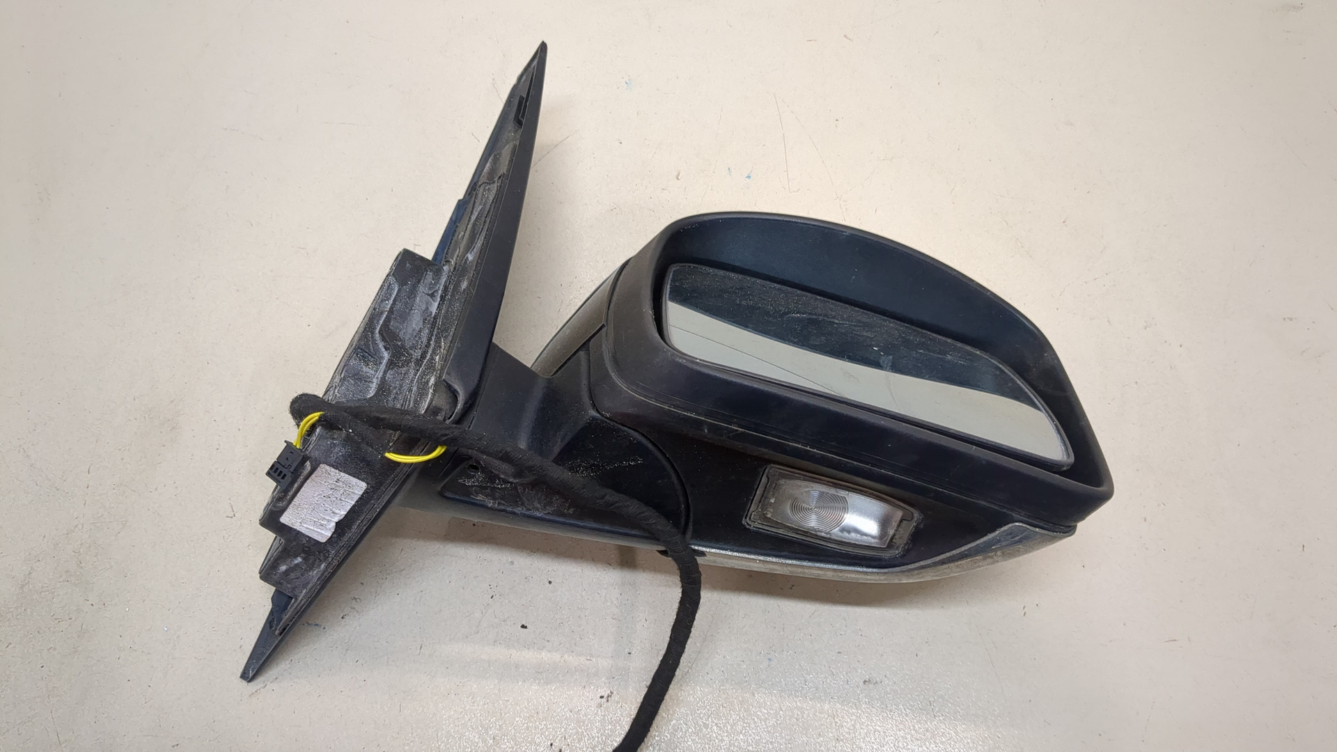 Зеркало правое электрическое