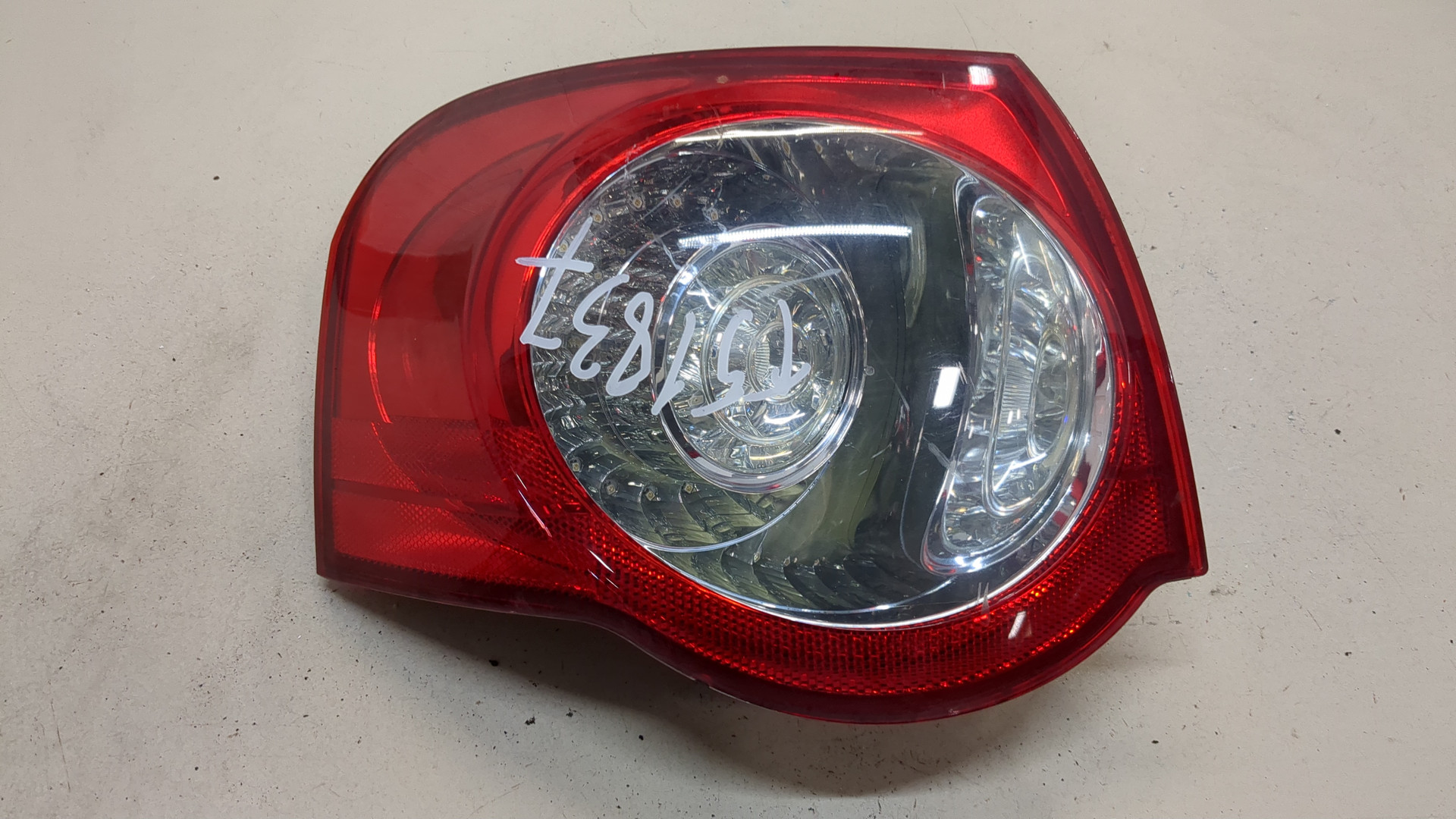 Фонарь задний левый