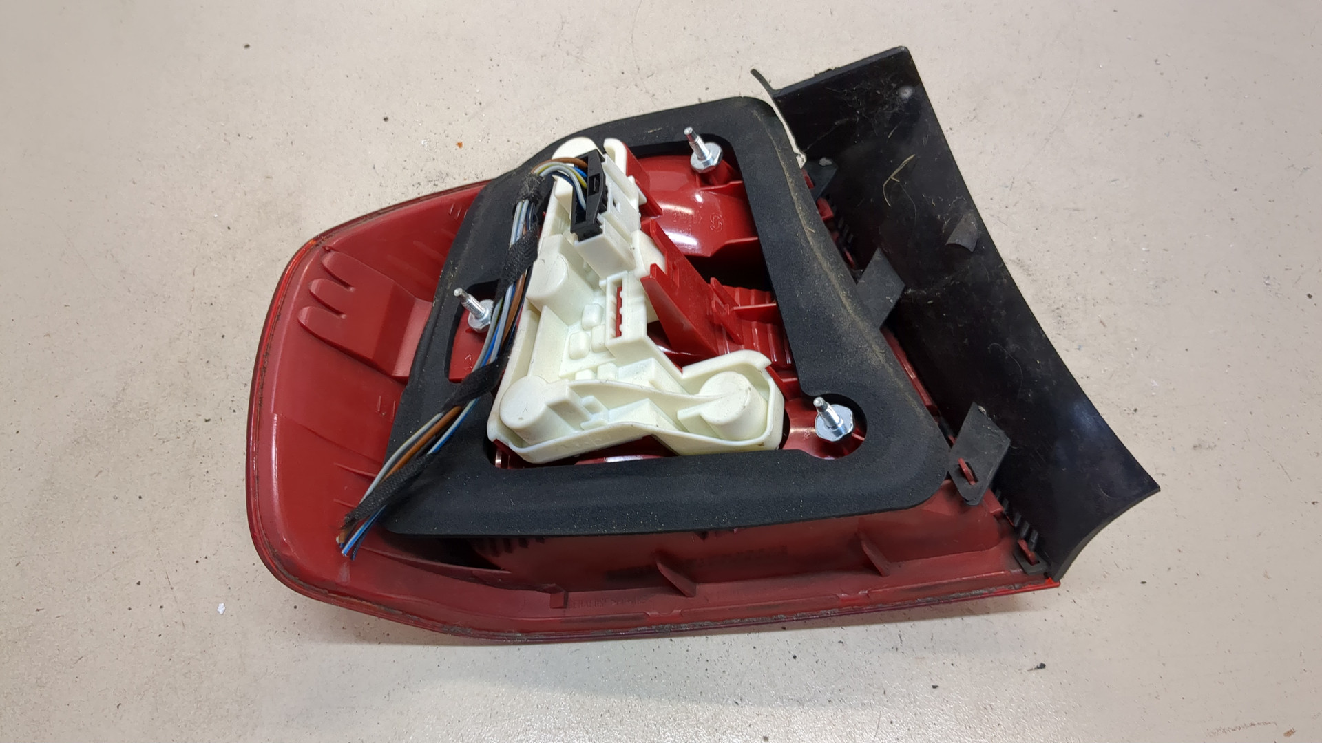 Фонарь задний правый