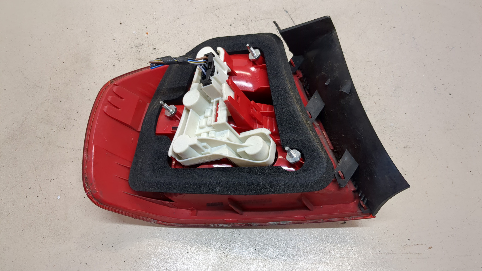 Фонарь задний правый