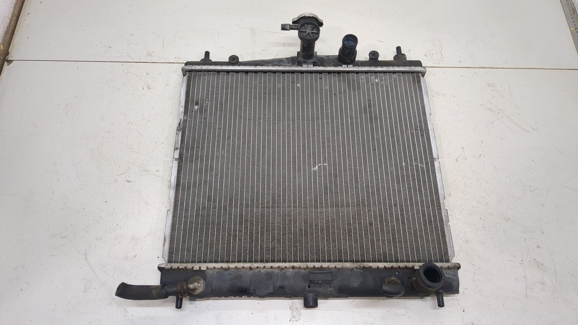 Радиатор охлаждения двигателя основной