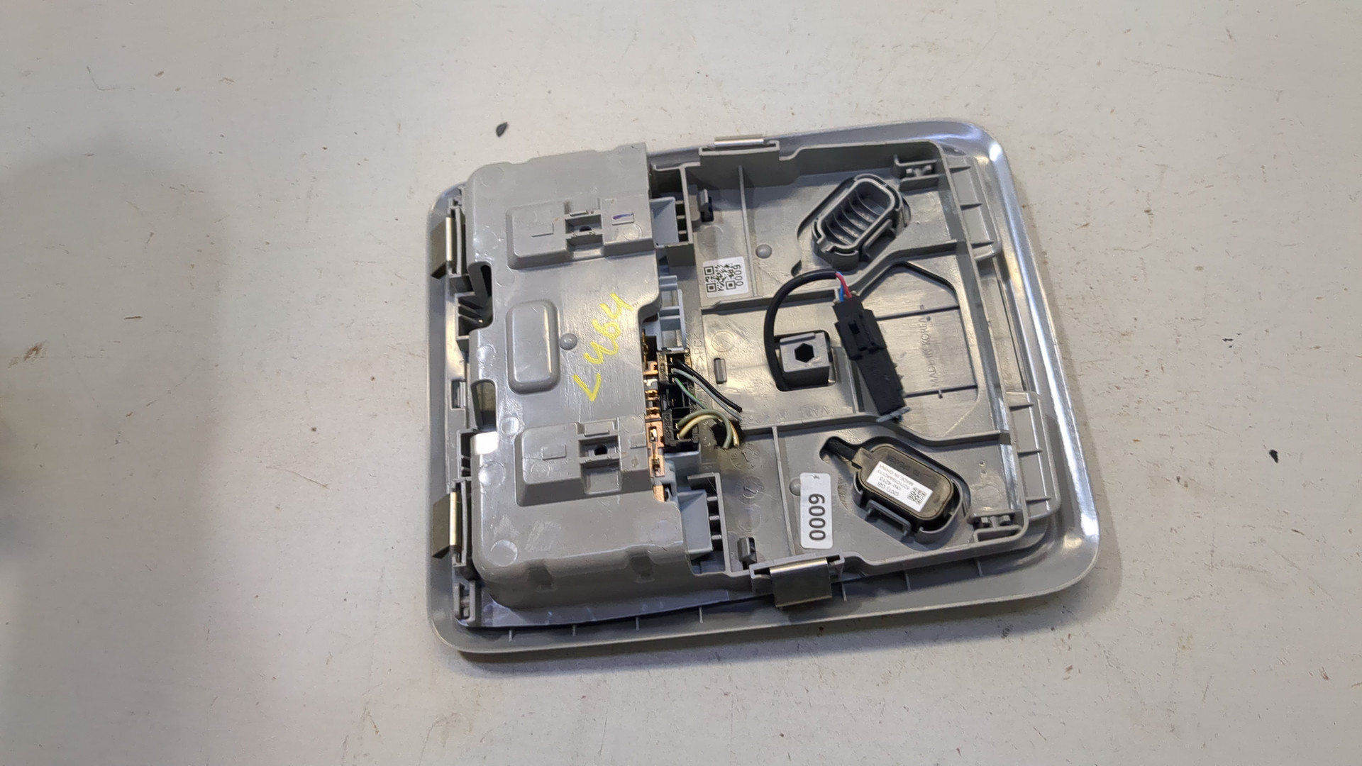 Плафон салонный