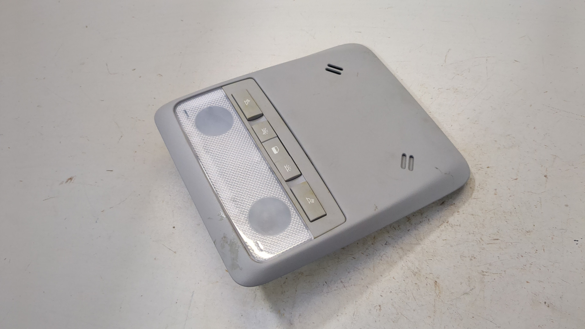 Плафон салонный