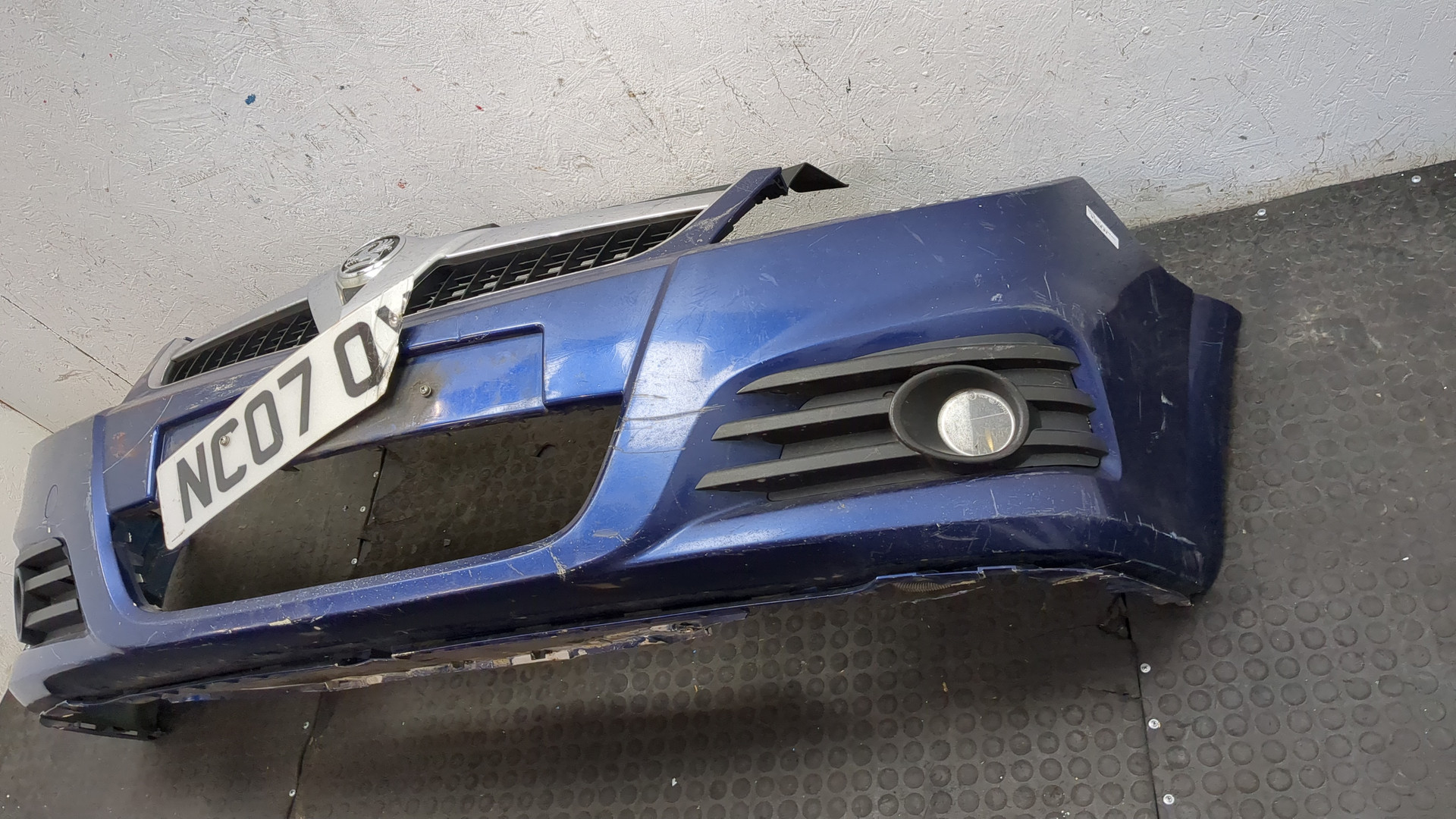 Бампер передний