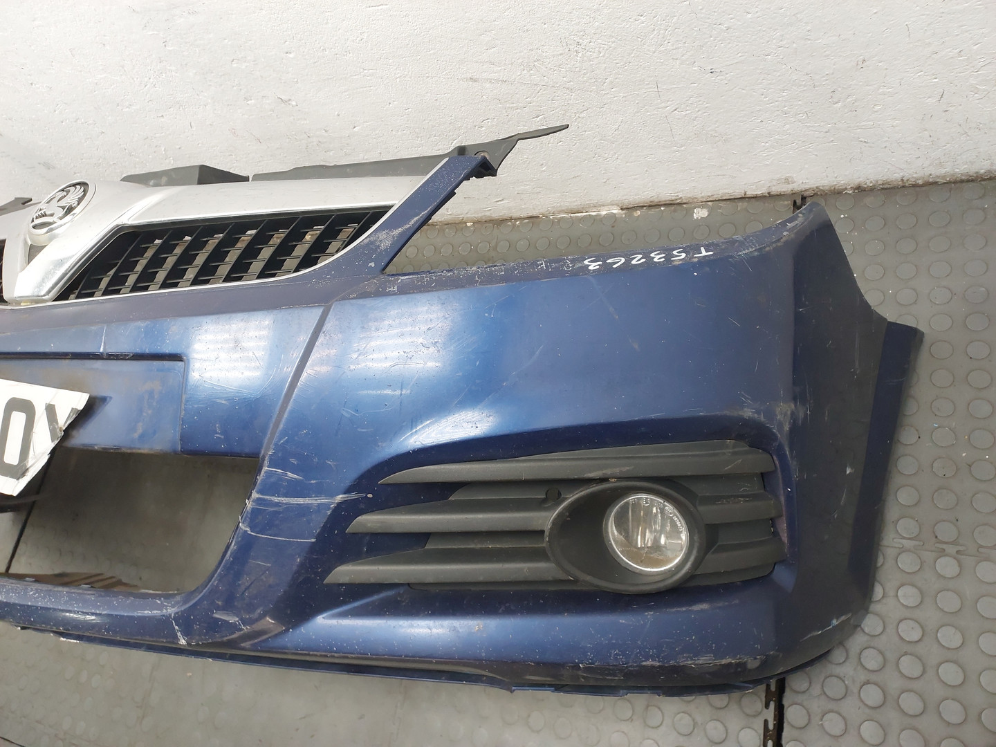 Бампер передний