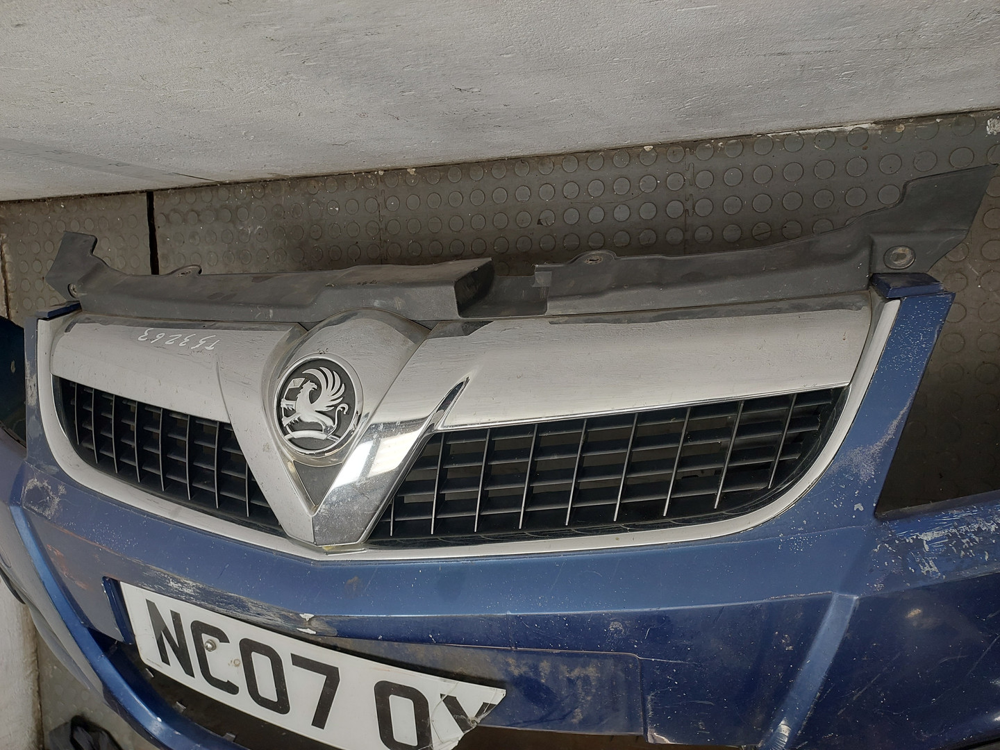 Бампер передний