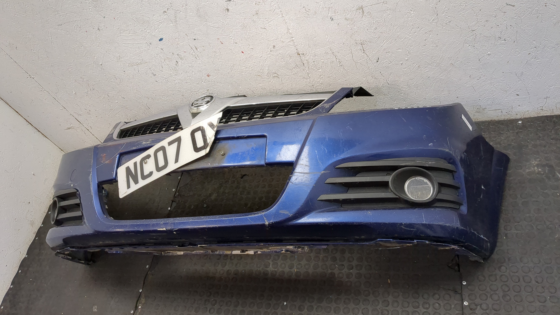 Бампер передний