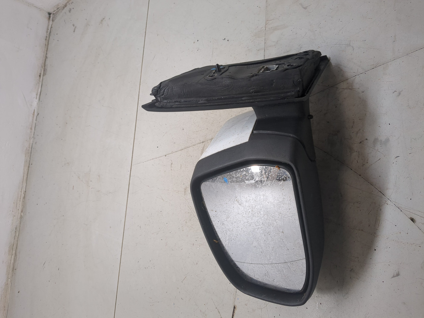 Зеркало левое электрическое