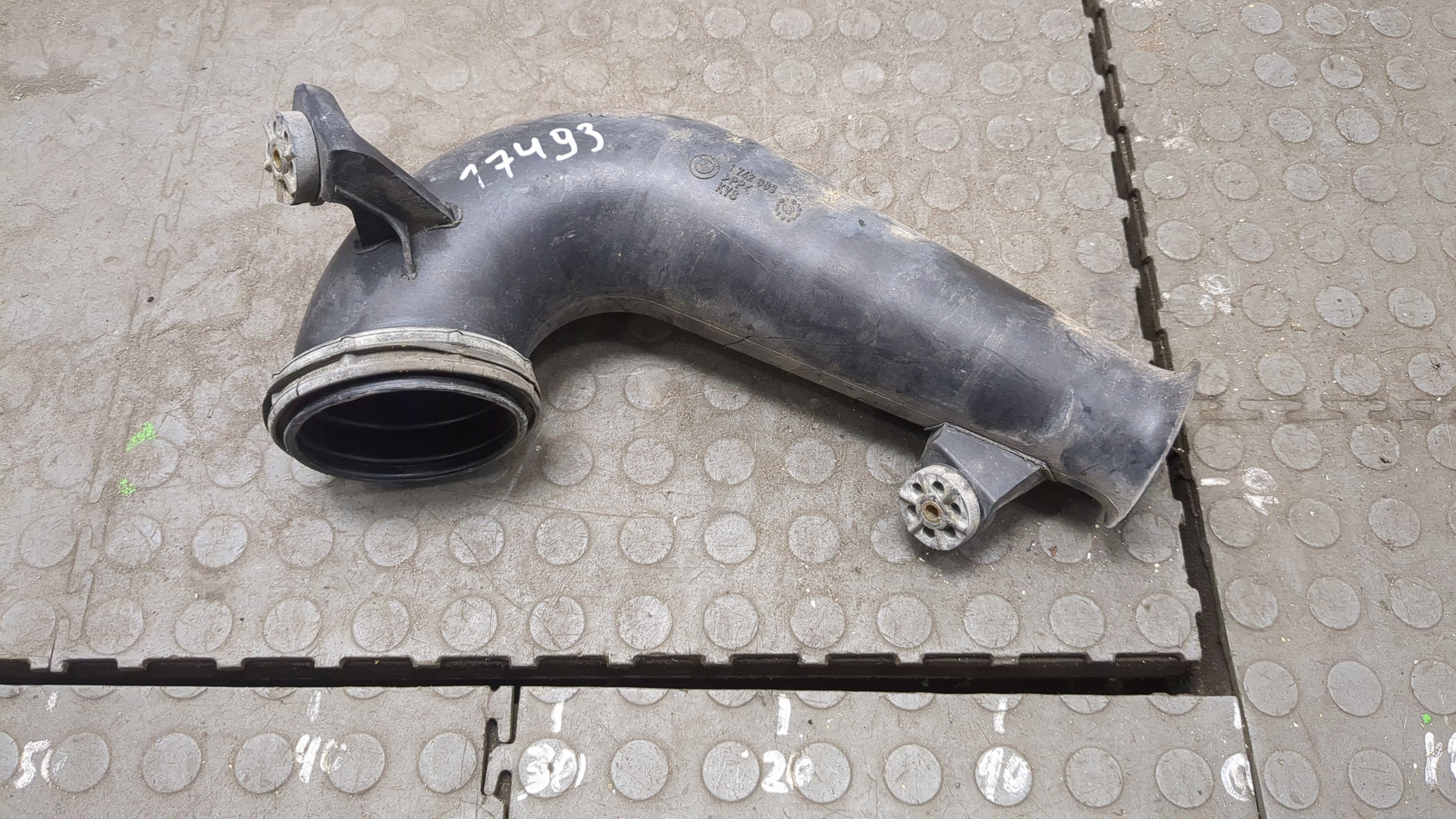 Патрубок воздушного фильтра