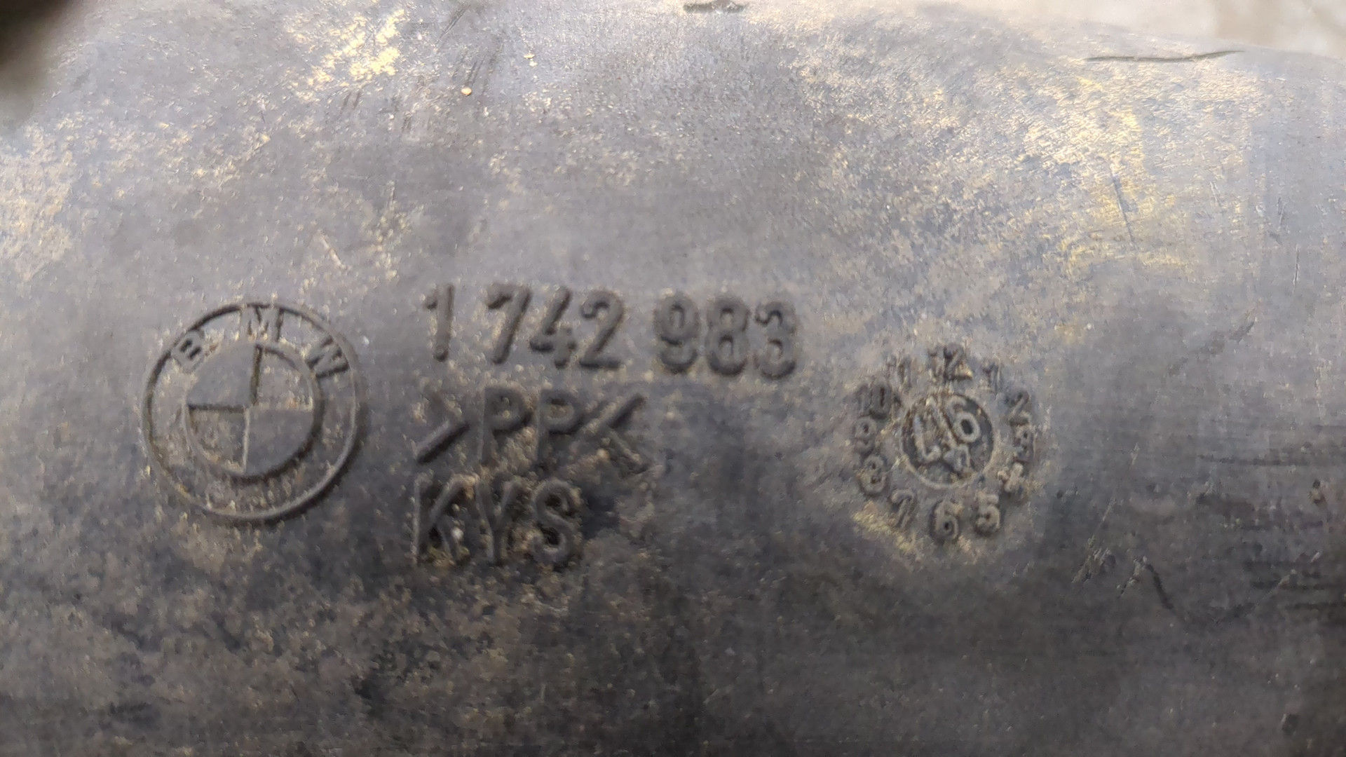 Патрубок воздушного фильтра