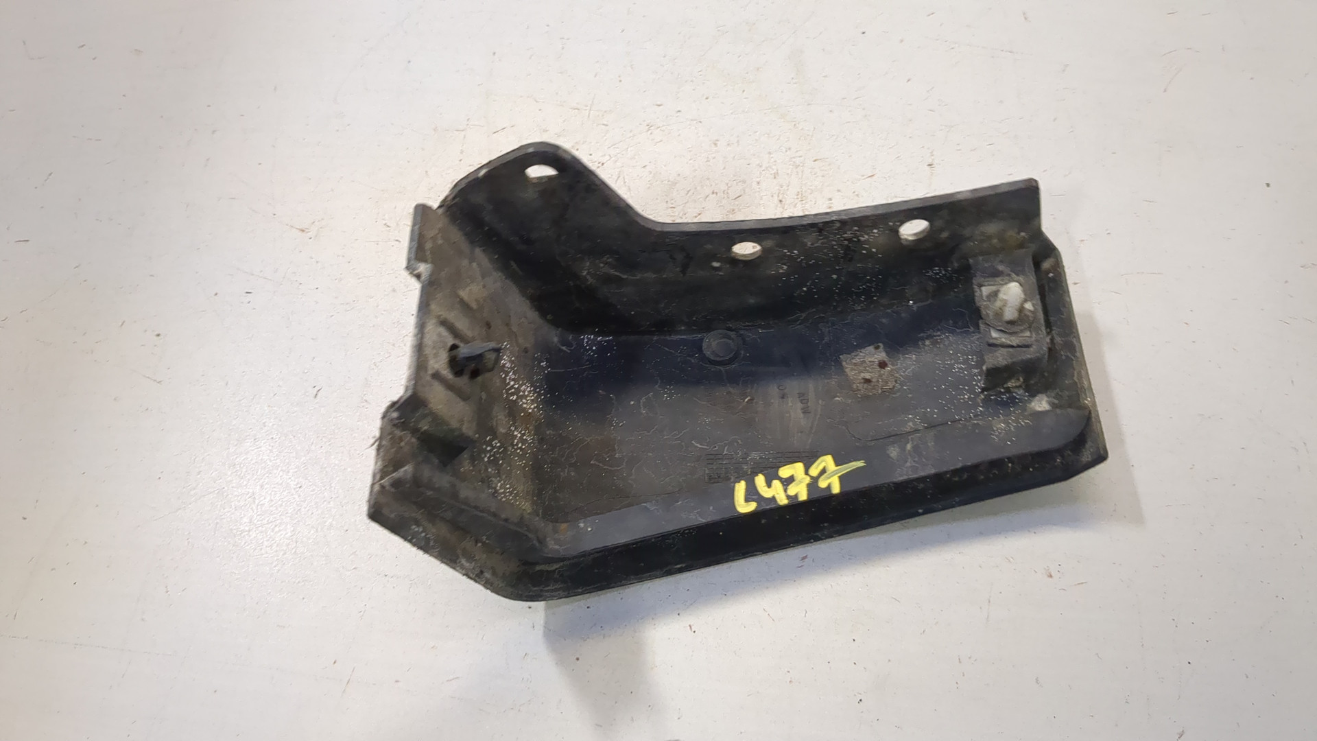 Накладка переднего крыла правого