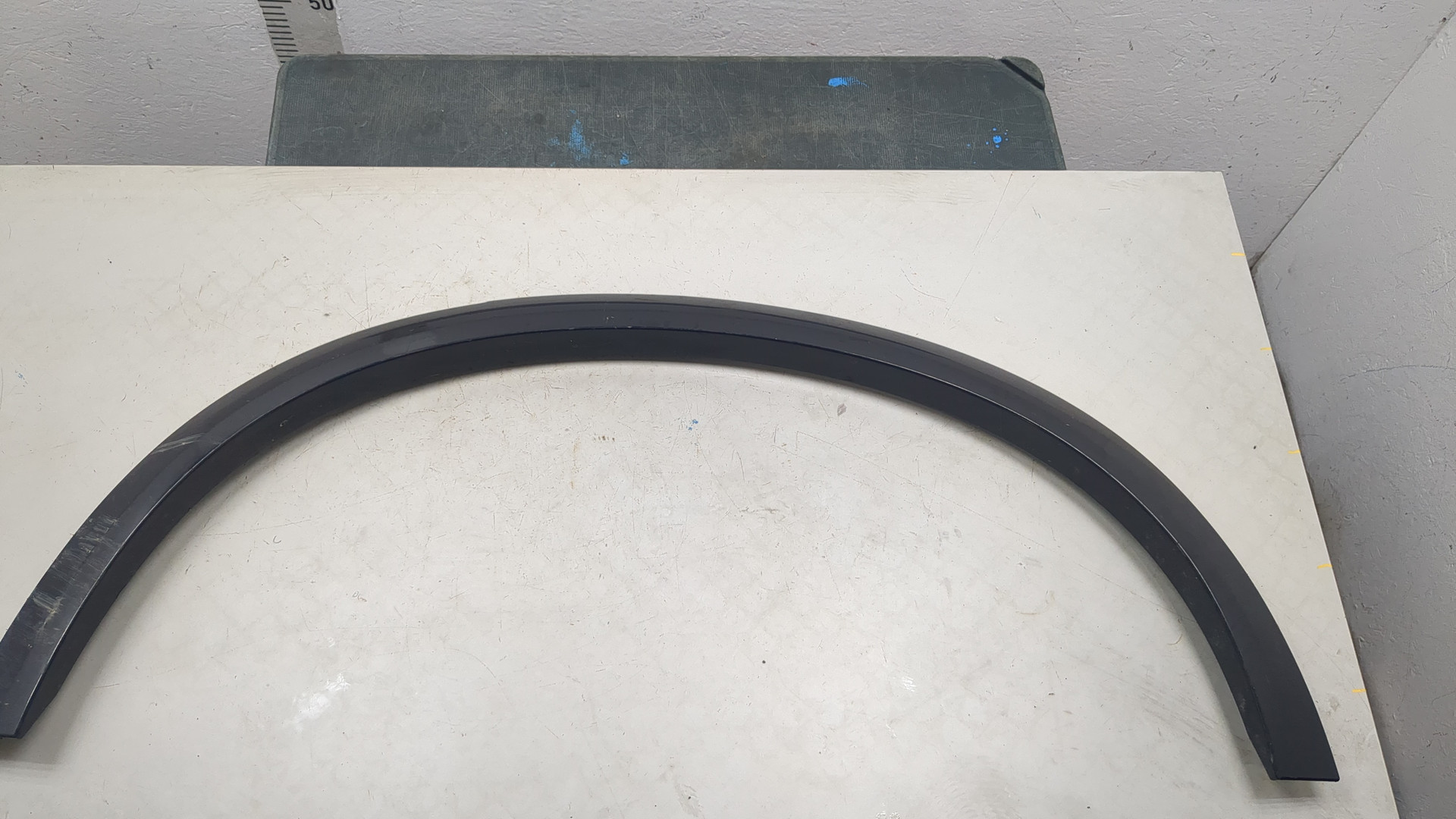 Накладка заднего крыла левого