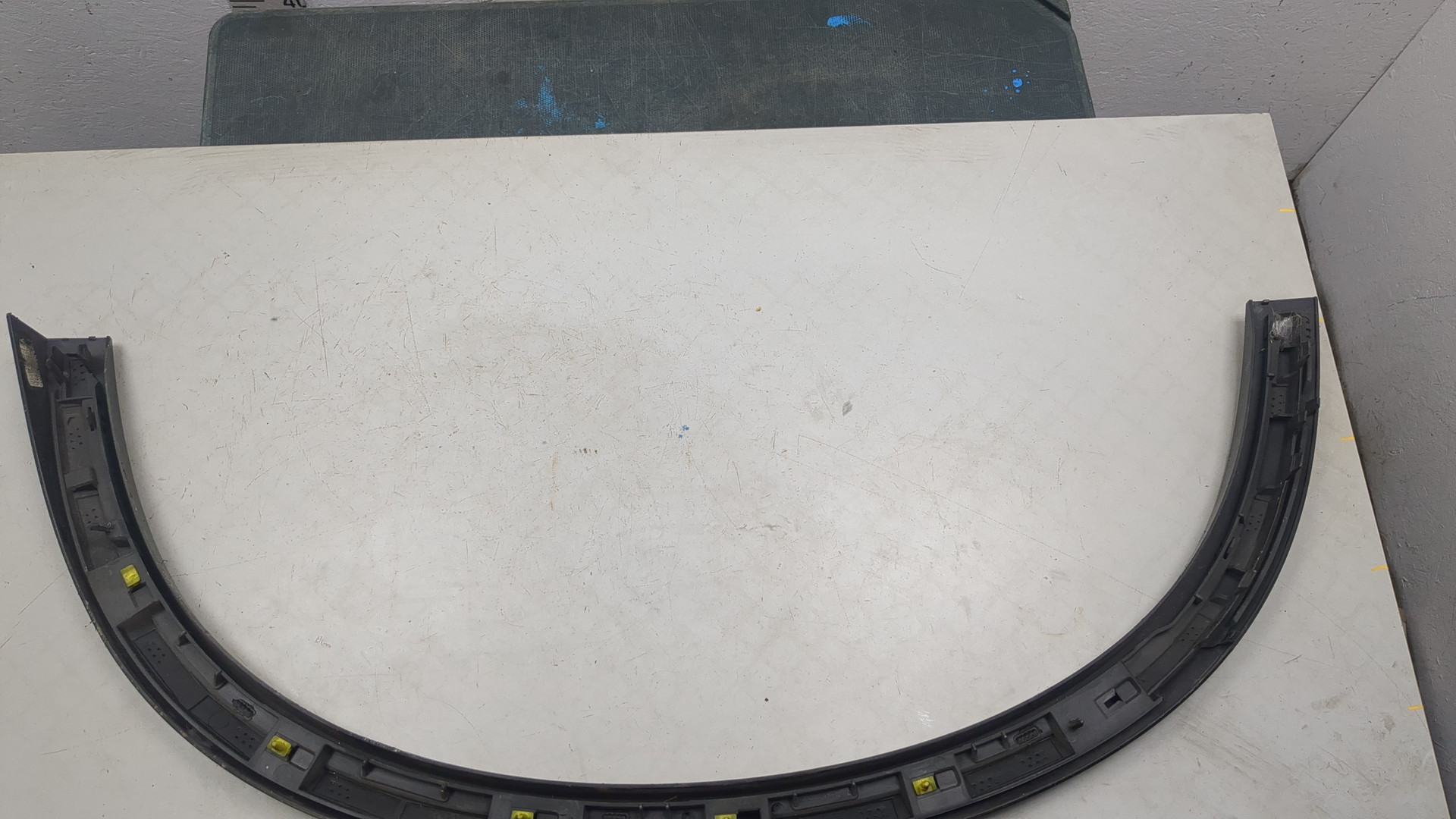 Накладка заднего крыла левого