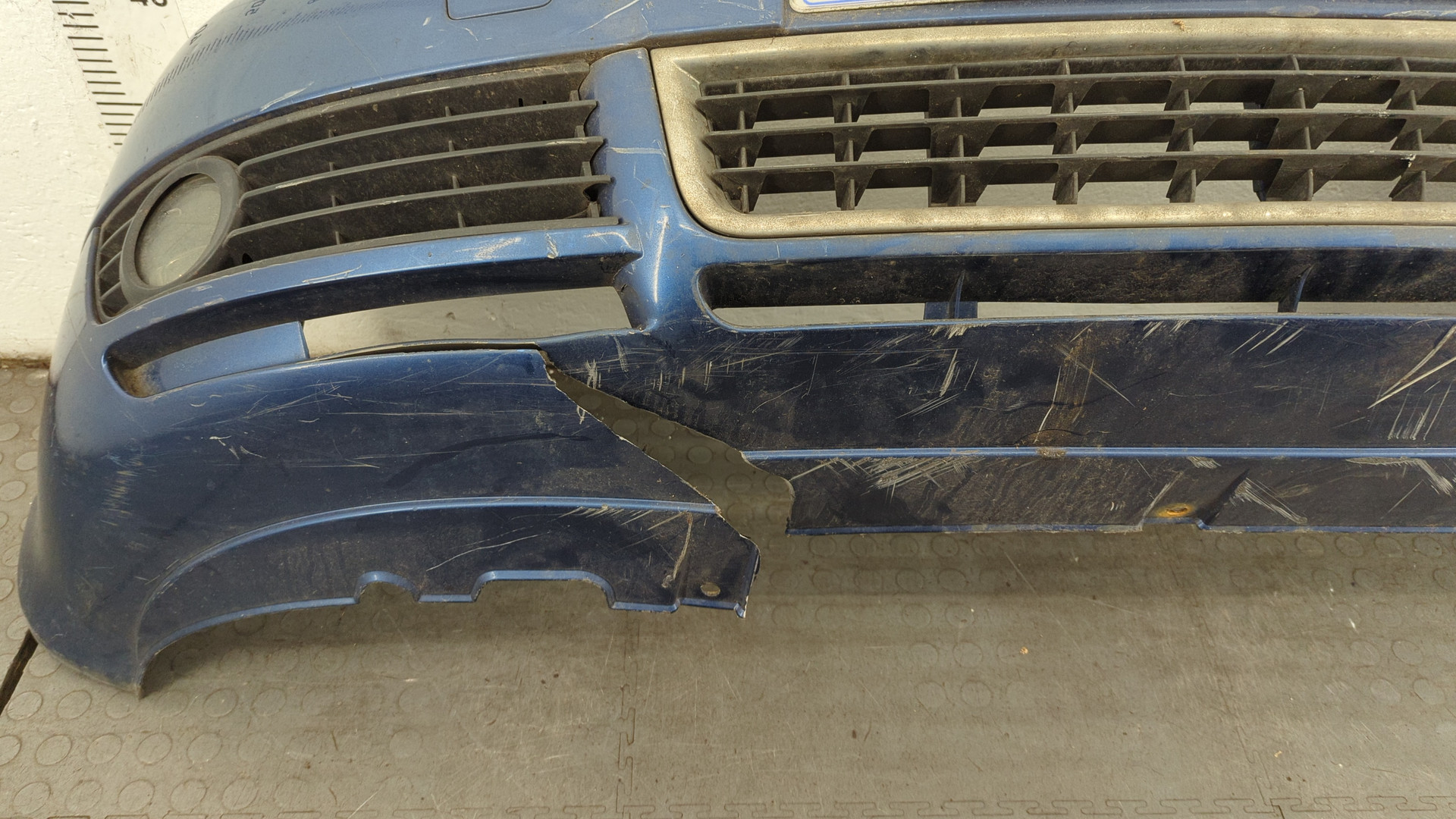 Бампер передний