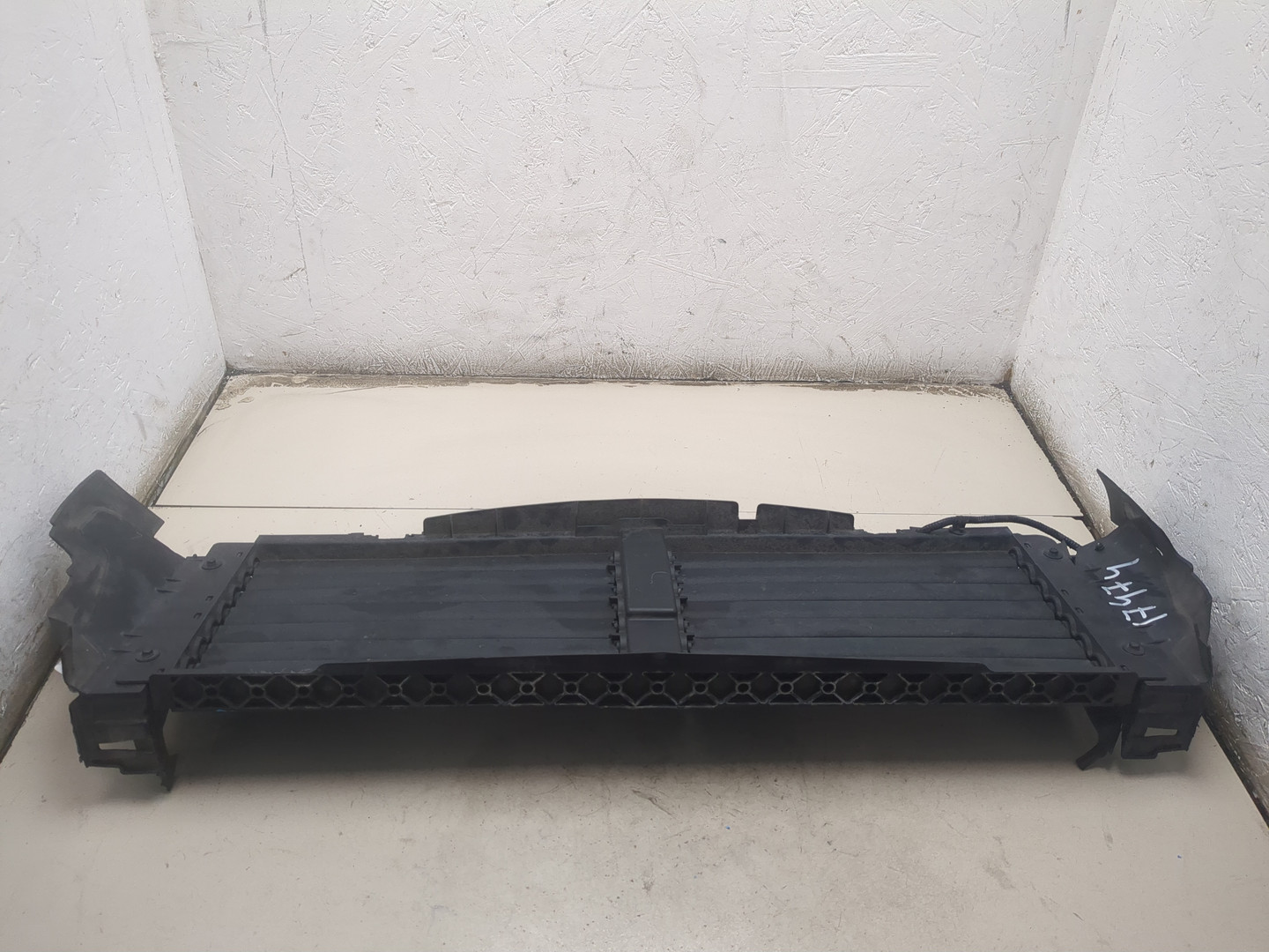 Жалюзи (воздуховод) бампера переднего