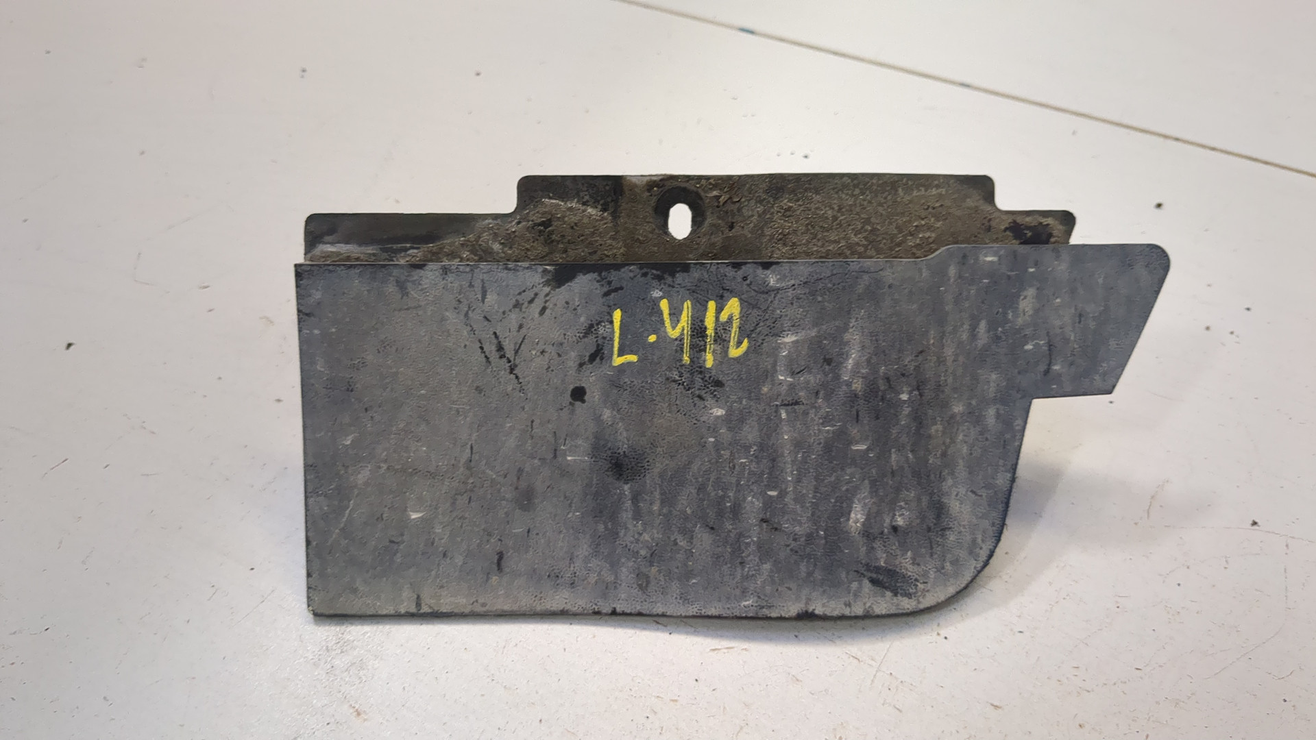 Брызговик задний правый