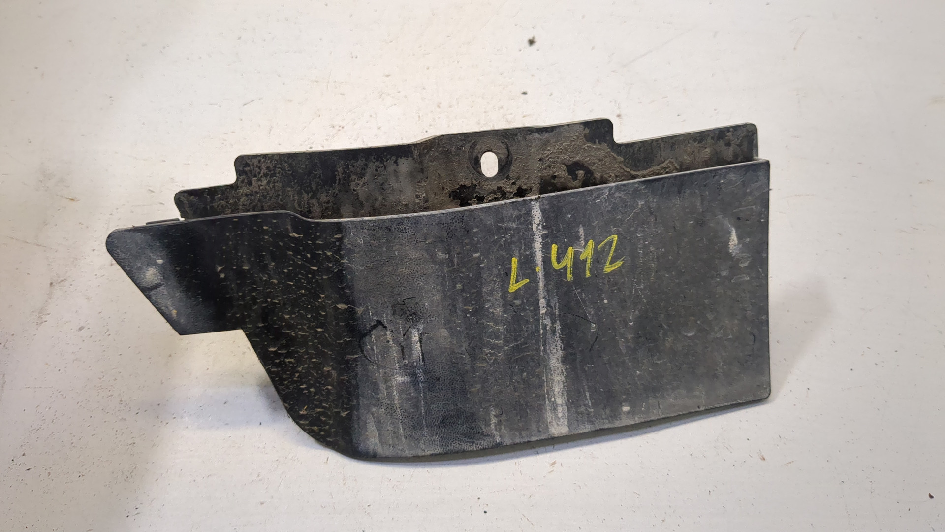 Брызговик задний левый