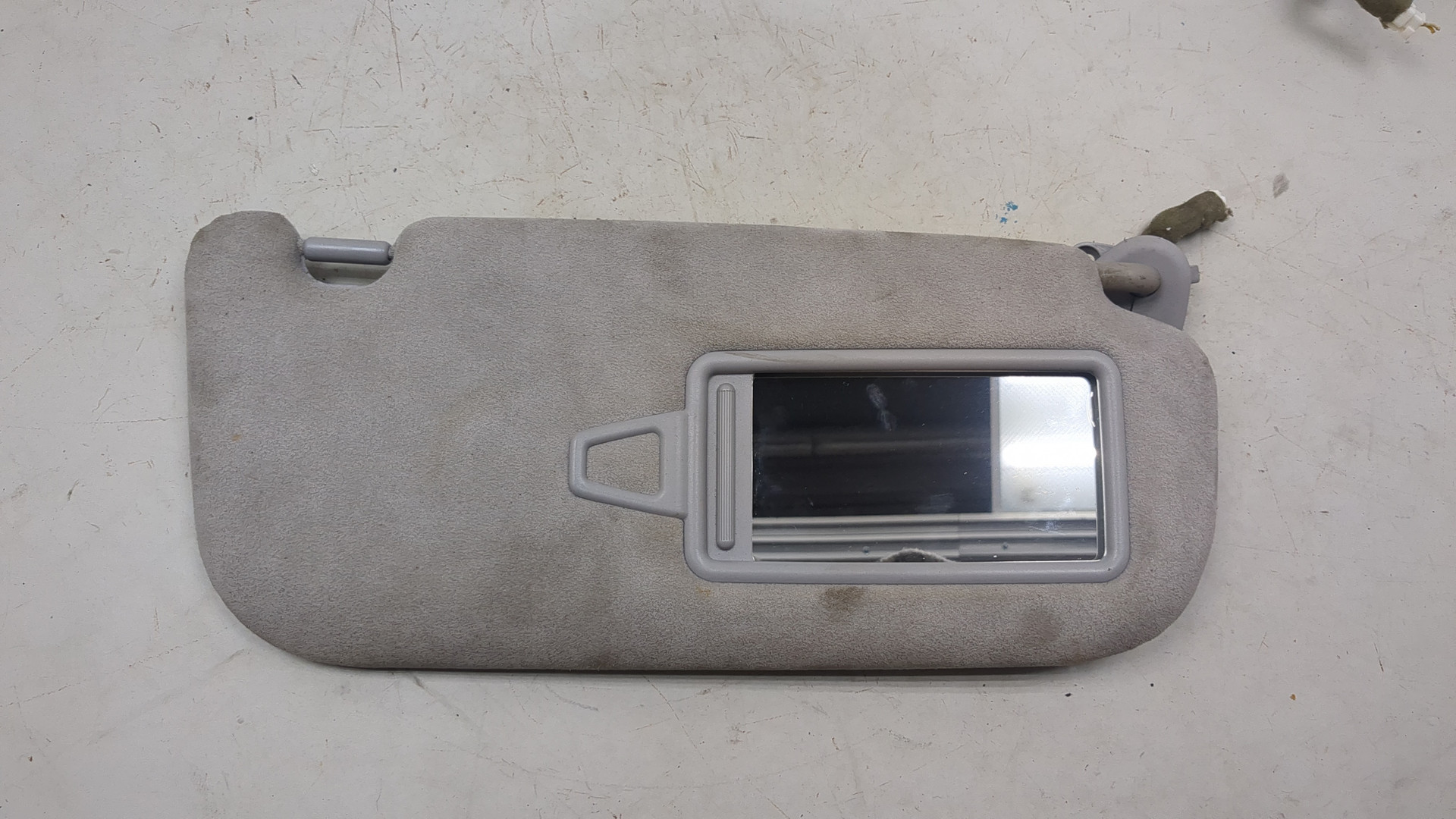 Козырек солнцезащитный