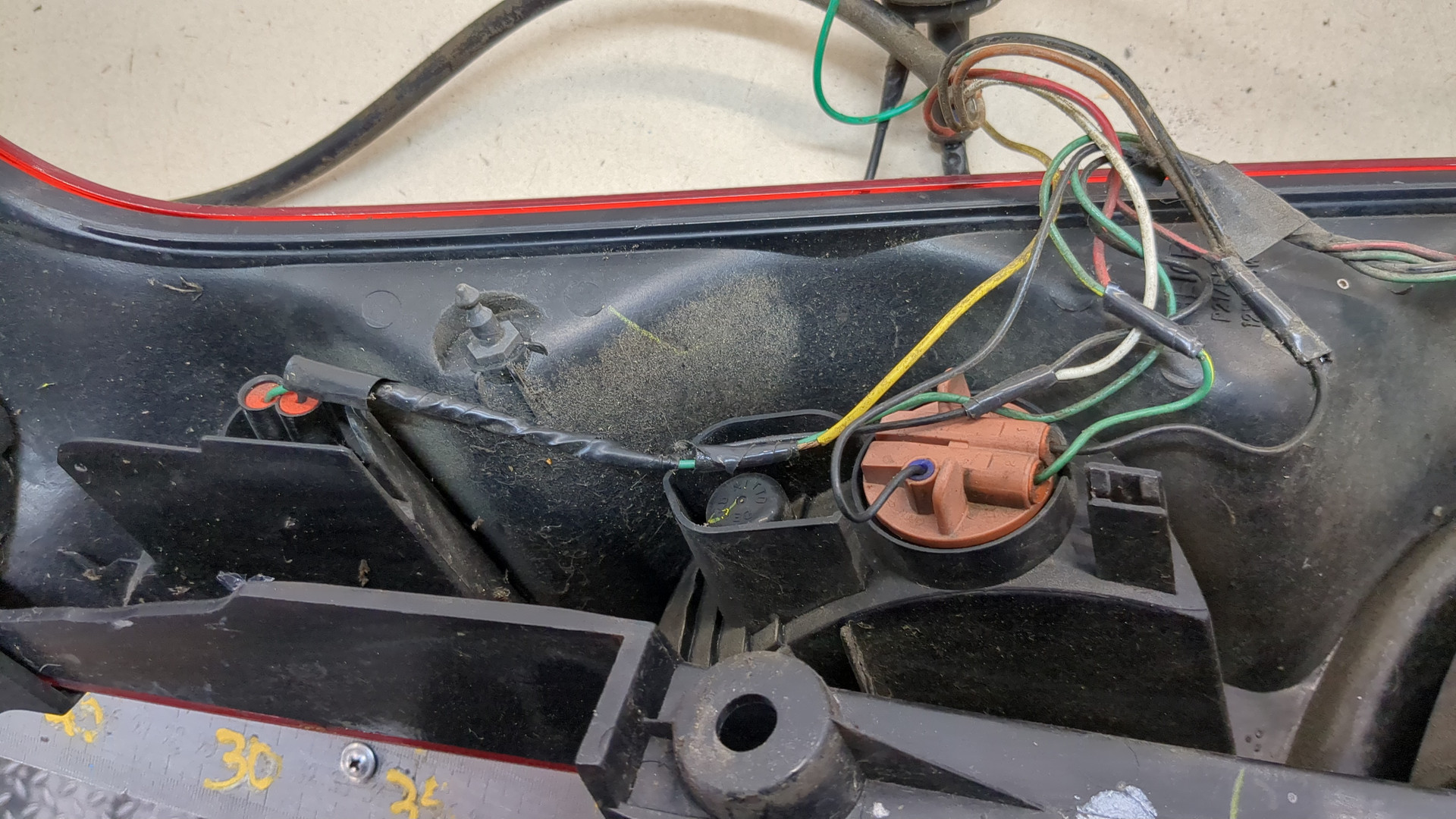 Фонарь задний левый