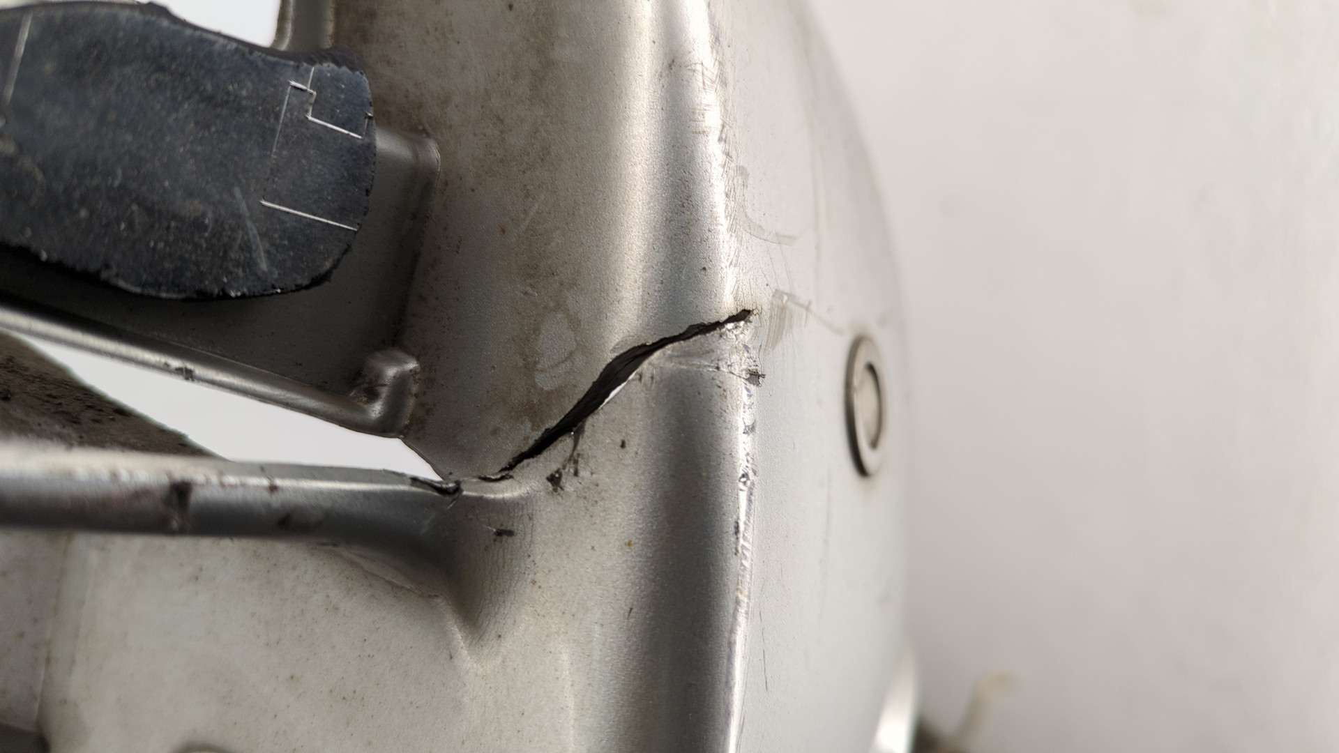 Бампер задний