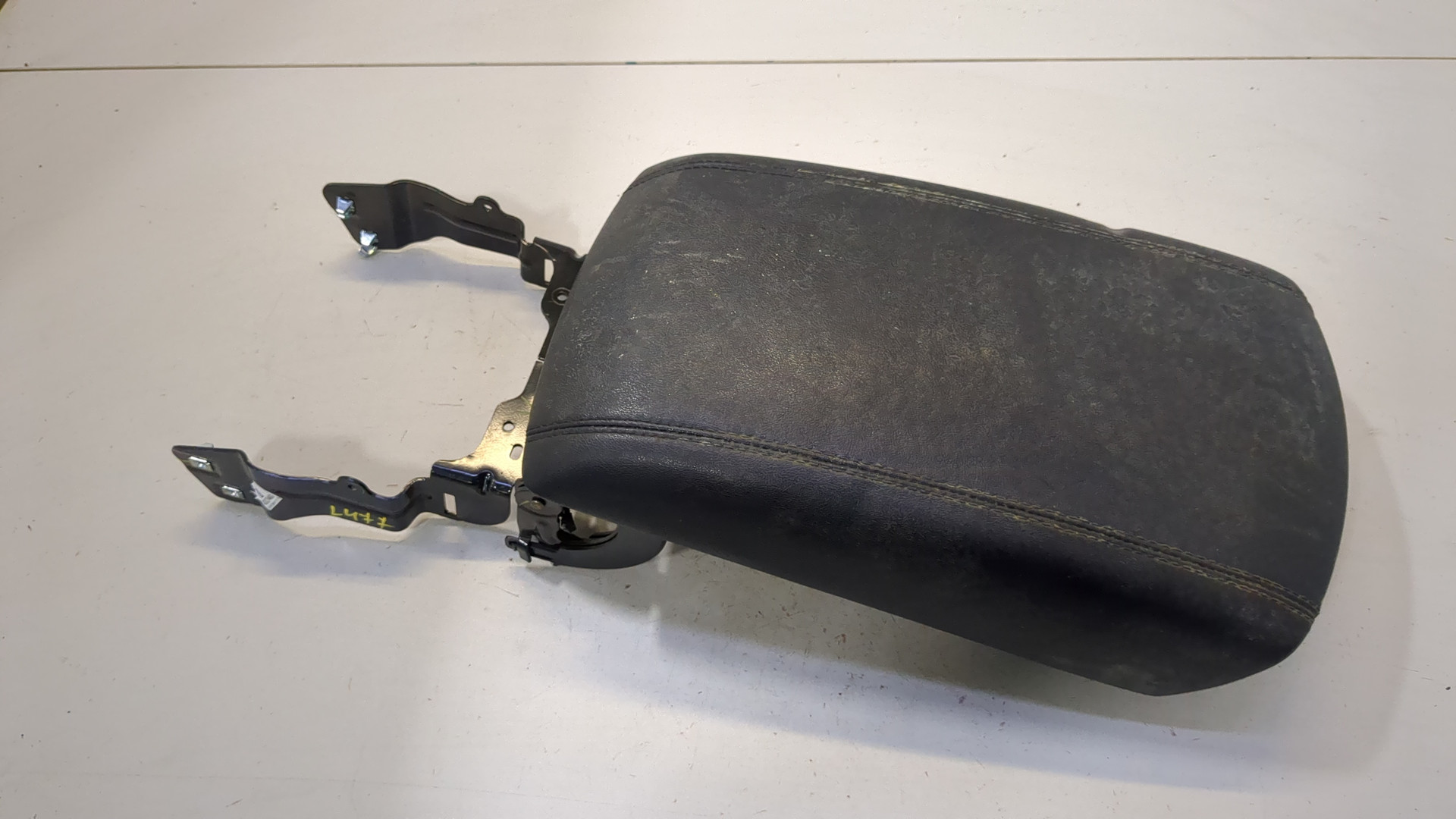 Подлокотник