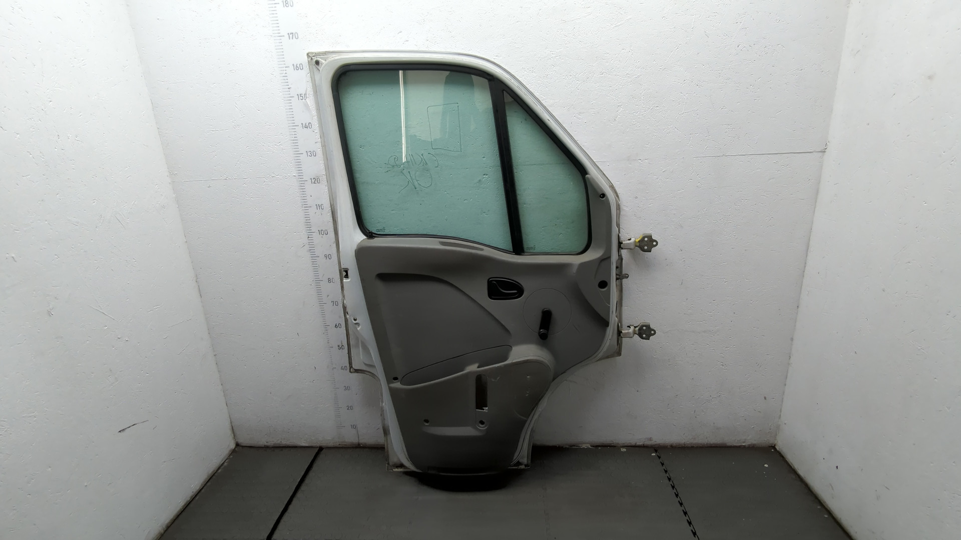 Дверь передняя левая